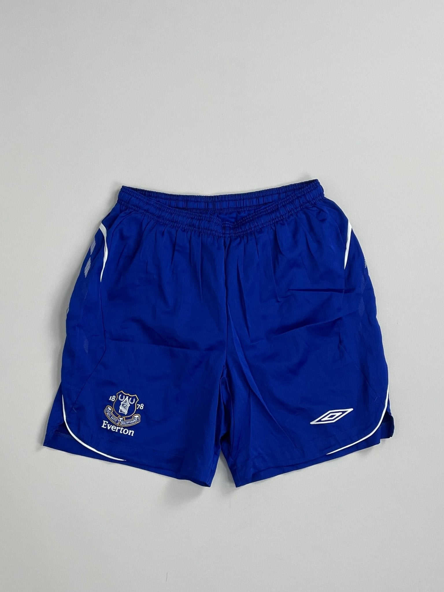 Shop 2008/10 EVERTON HOME SHORTS (L) UMBRO, classic football shirts, vintage football shirts & retro soccer jerseys at Cult Kits