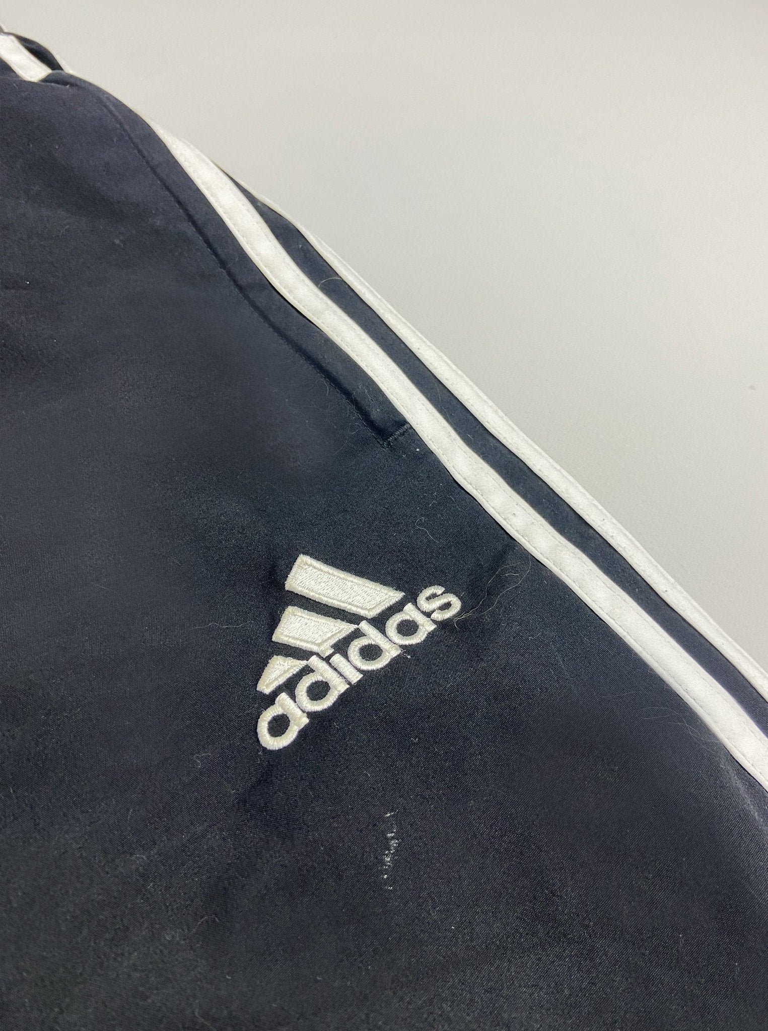 Shop 2008/10 LIVERPOOL TRACKSUIT BOTTOMS (M) ADIDAS, classic football shirts, vintage football shirts & retro soccer jerseys at Cult Kits