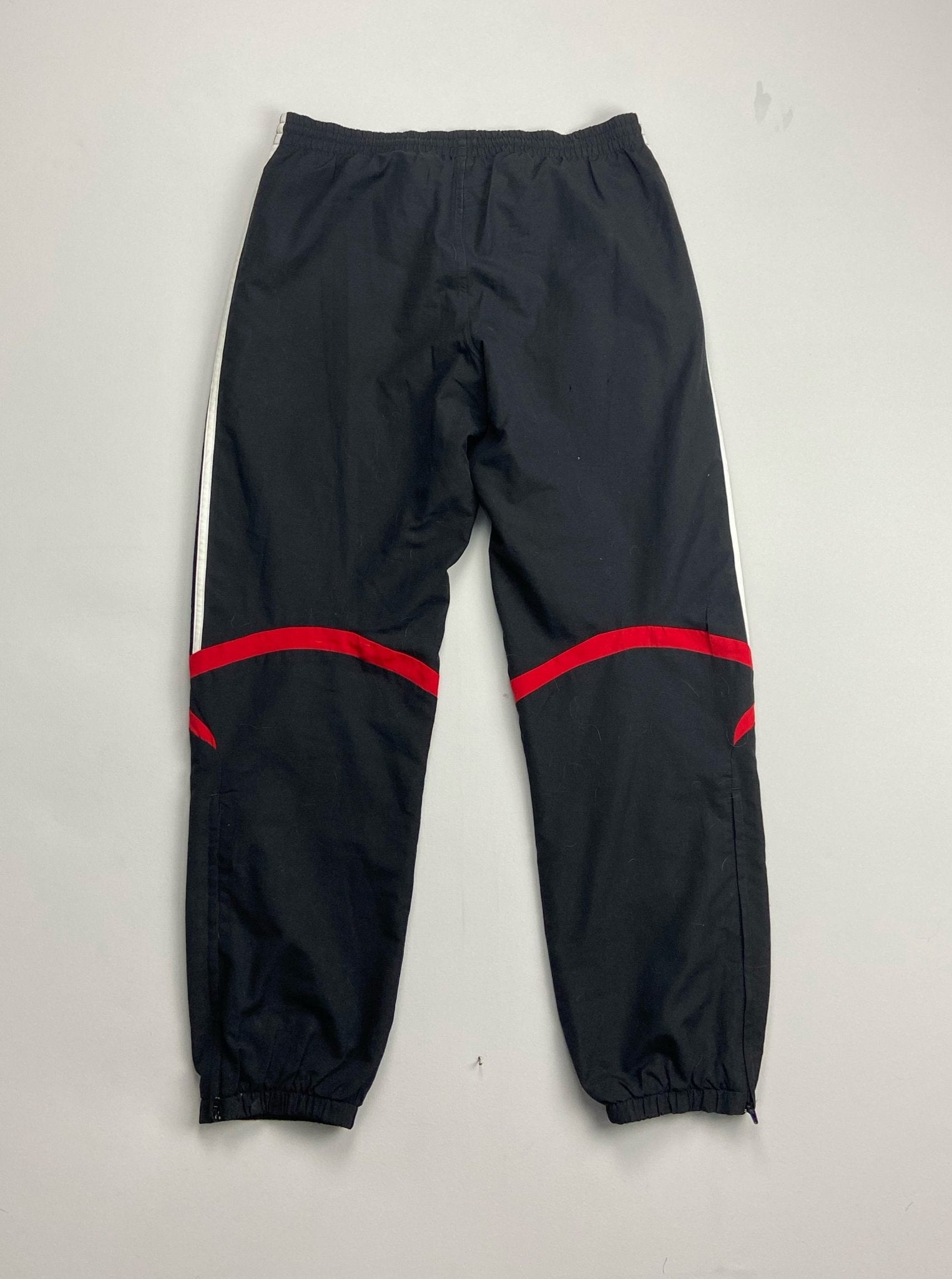 Shop 2008/10 LIVERPOOL TRACKSUIT BOTTOMS (M) ADIDAS, classic football shirts, vintage football shirts & retro soccer jerseys at Cult Kits
