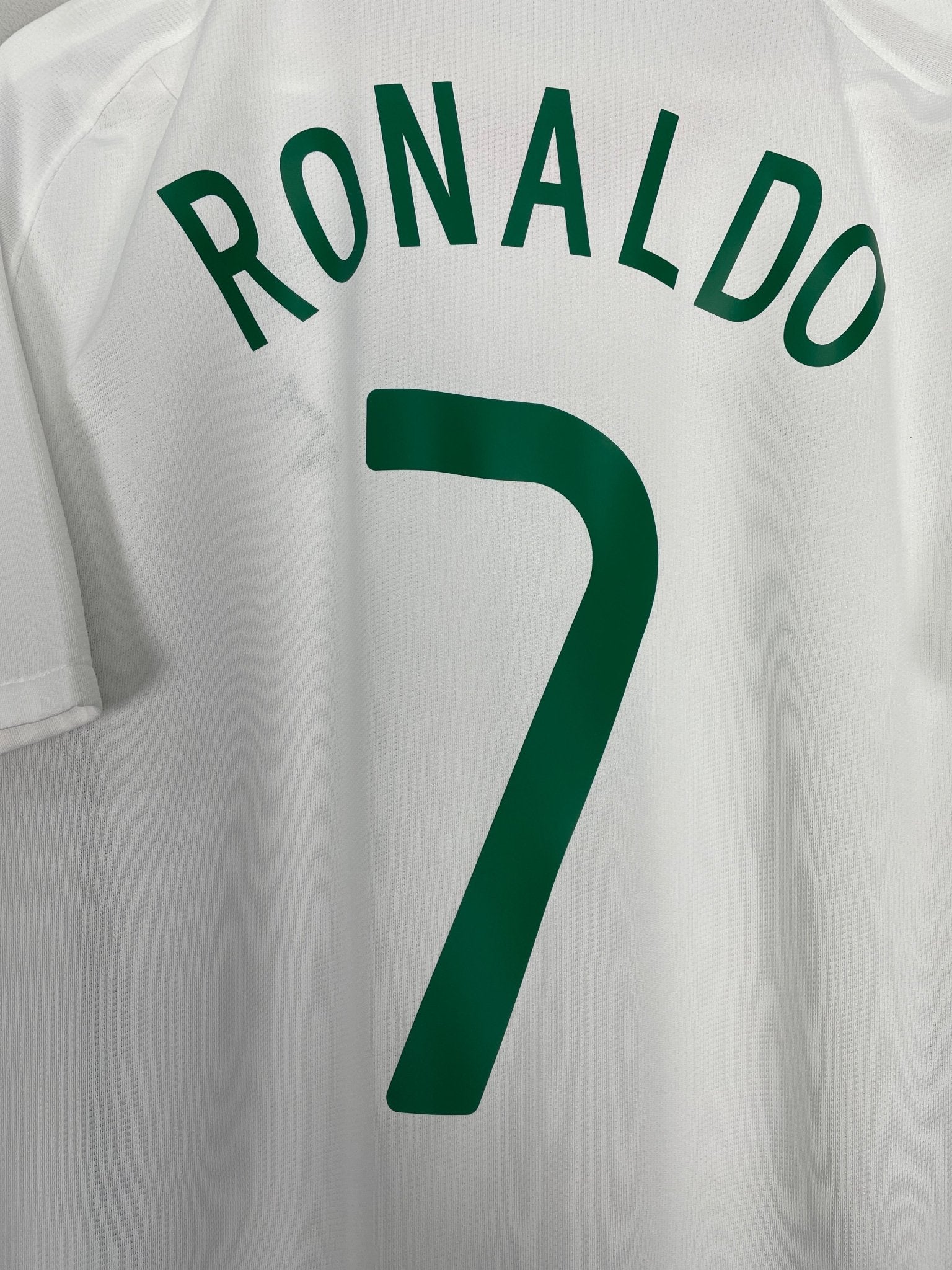 Shop 2008/10 PORTUGAL RONALDO #7 AWAY SHIRT (L) NIKE, classic football shirts, vintage football shirts & retro soccer jerseys at Cult Kits