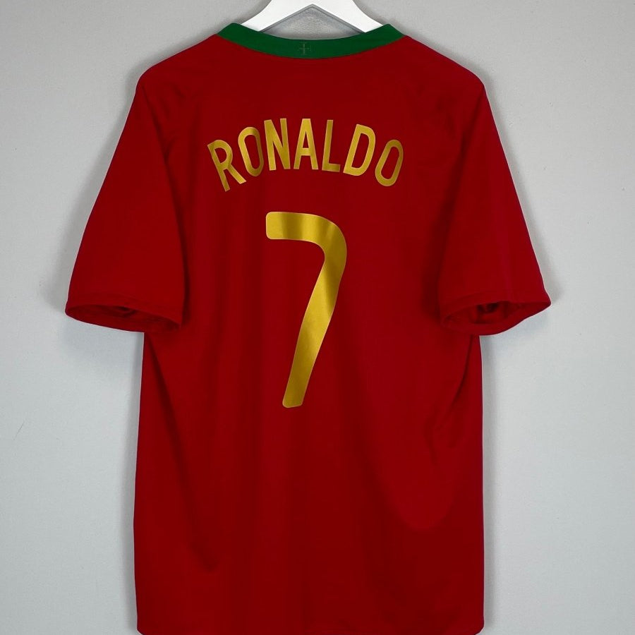 2008/10 PORTUGAL RONALDO 7 HOME SHIRT (L) NIKE - Cult Kits - Large - Buy Vintage Football Shirts, Authentic Retro Football Shirts For Sale, Classic Football Shirts & Soccer Jersey