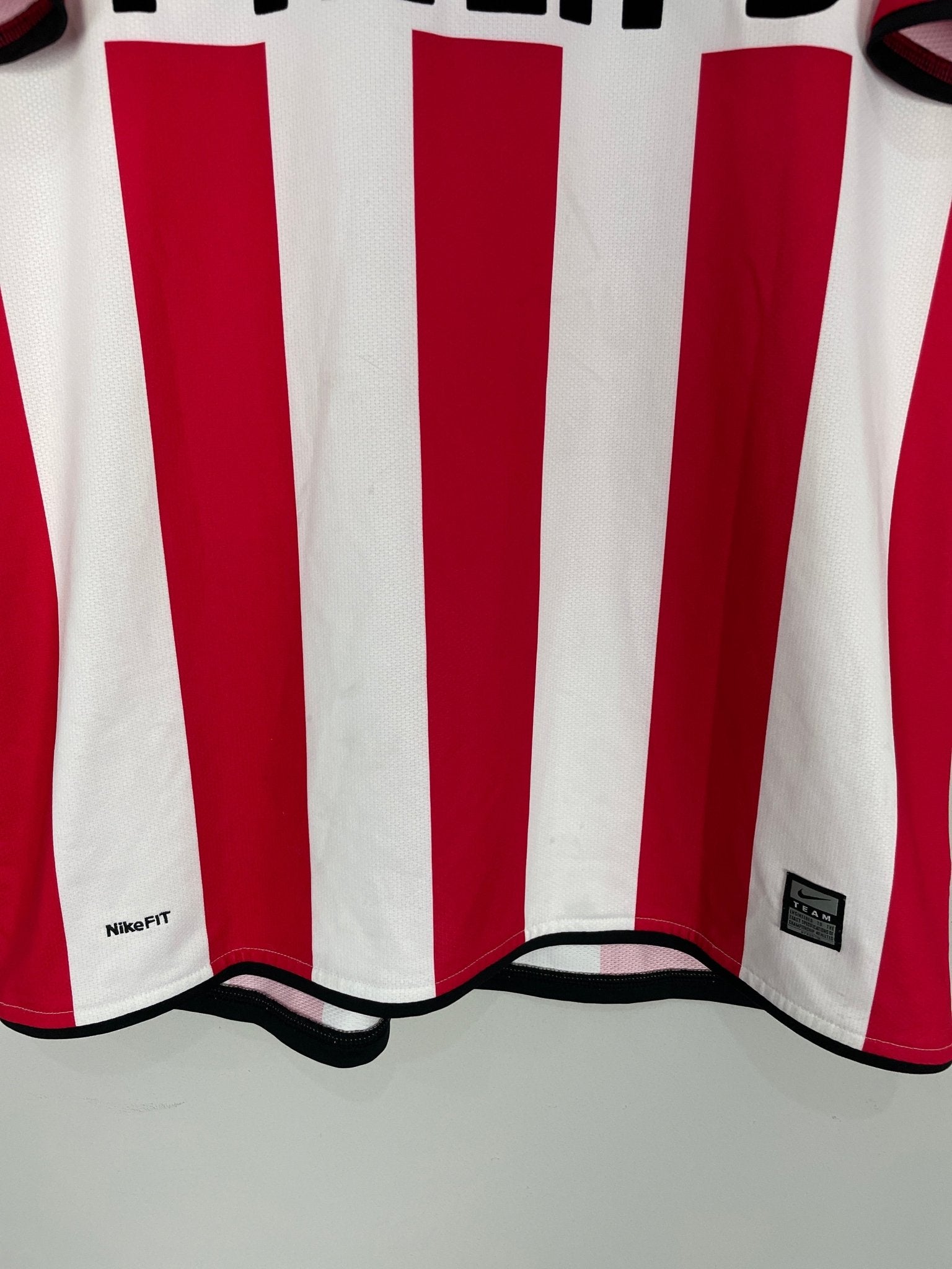 Shop 2008/10 PSV HOME SHIRT (L) NIKE, classic football shirts, vintage football shirts & retro soccer jerseys at Cult Kits
