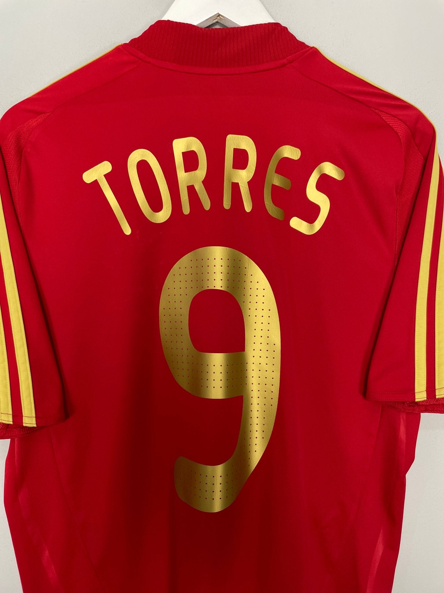 Shop 2008/10 SPAIN TORRES #9 HOME SHIRT (M) ADIDAS, classic football shirts, vintage football shirts & retro soccer jerseys at Cult Kits