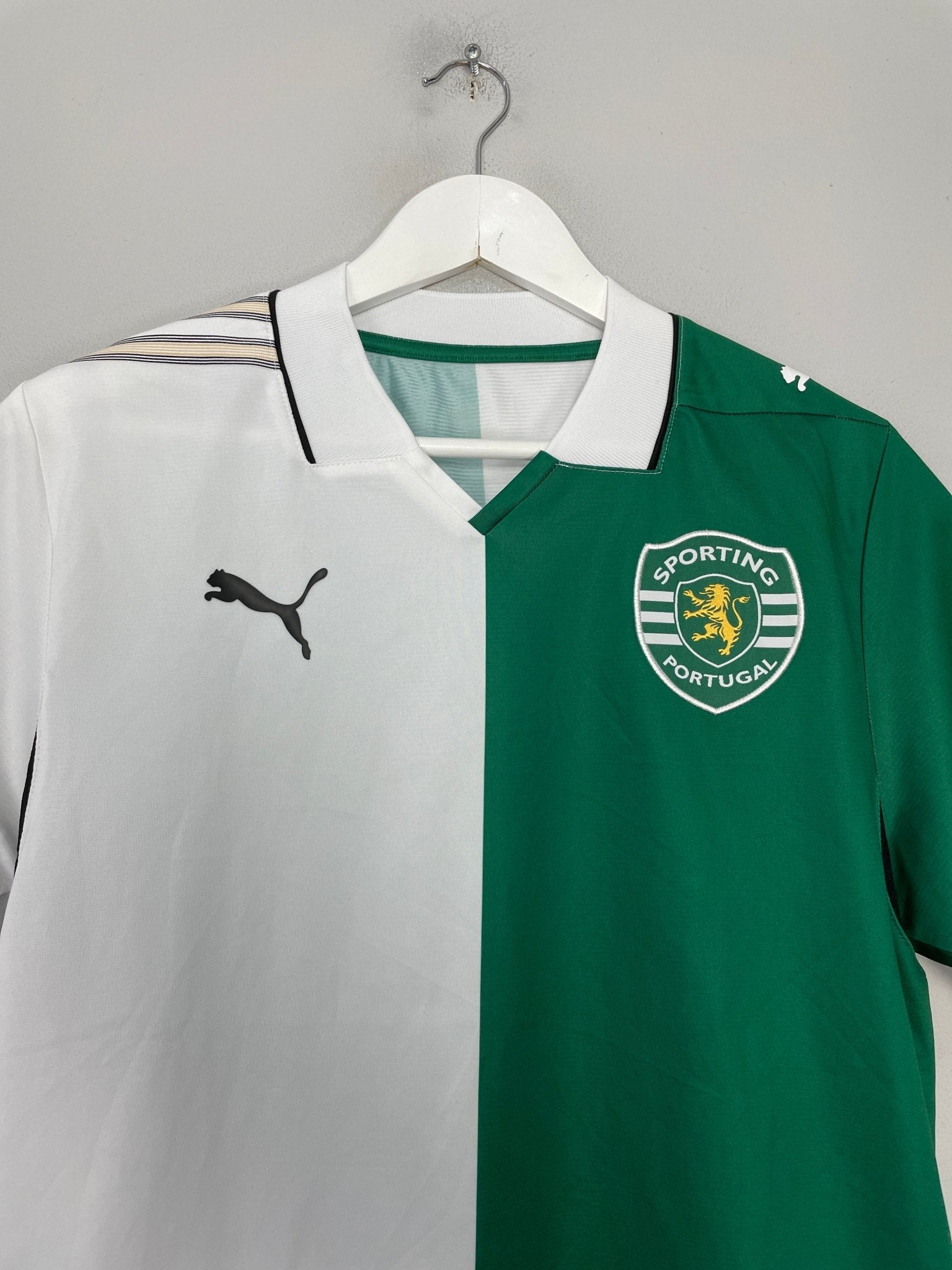 Shop 2008/10 SPORTING CP THIRD SHIRT (L) PUMA, classic football shirts, vintage football shirts & retro soccer jerseys at Cult Kits