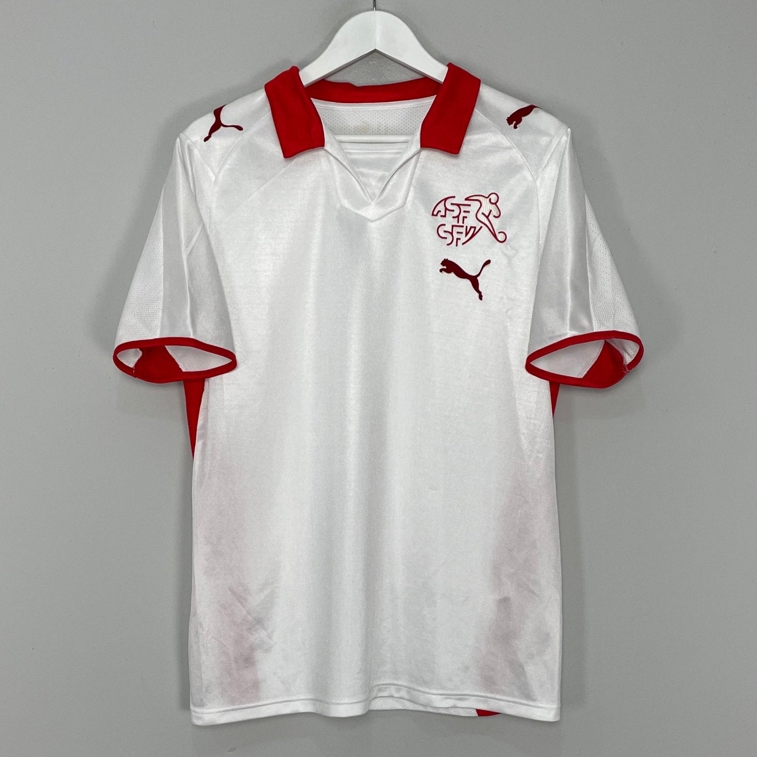 Shop 2008/10 SWITZERLAND AWAY SHIRT (M) PUMA, classic football shirts, vintage football shirts & retro soccer jerseys at Cult Kits