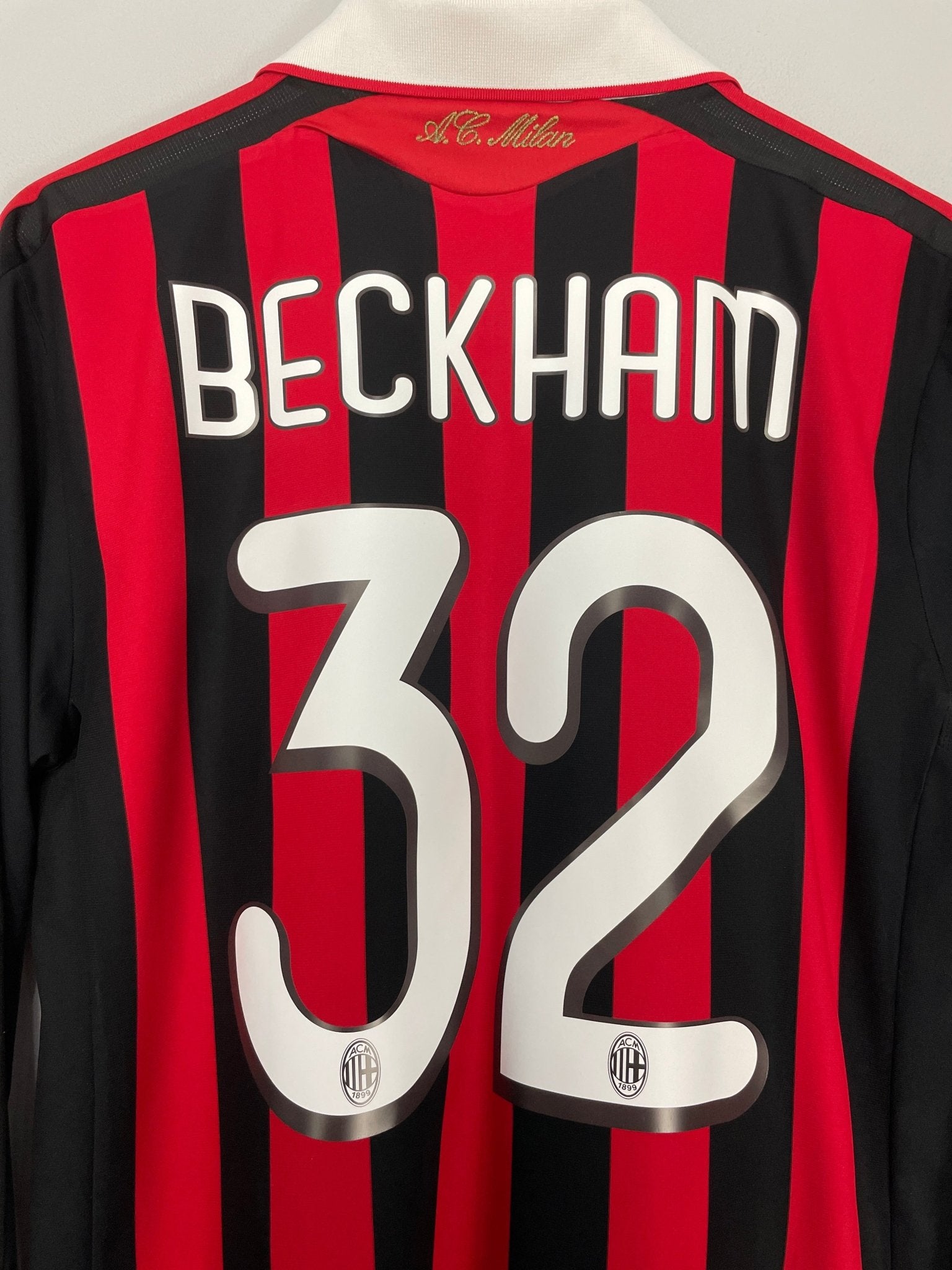 Shop 2009/10 AC MILAN BECKHAM #32 L/S C/L HOME SHIRT (M) ADIDAS, classic football shirts, vintage football shirts & retro soccer jerseys at Cult Kits