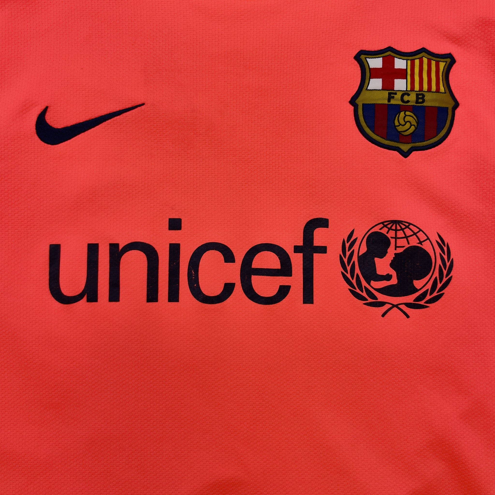 Buy 2009/10 Barcelona Henry 14 Away Shirt (L) Nike ~ Free worldwide shipping ~ Authentic Vintage Football Shirts from Cult Kits