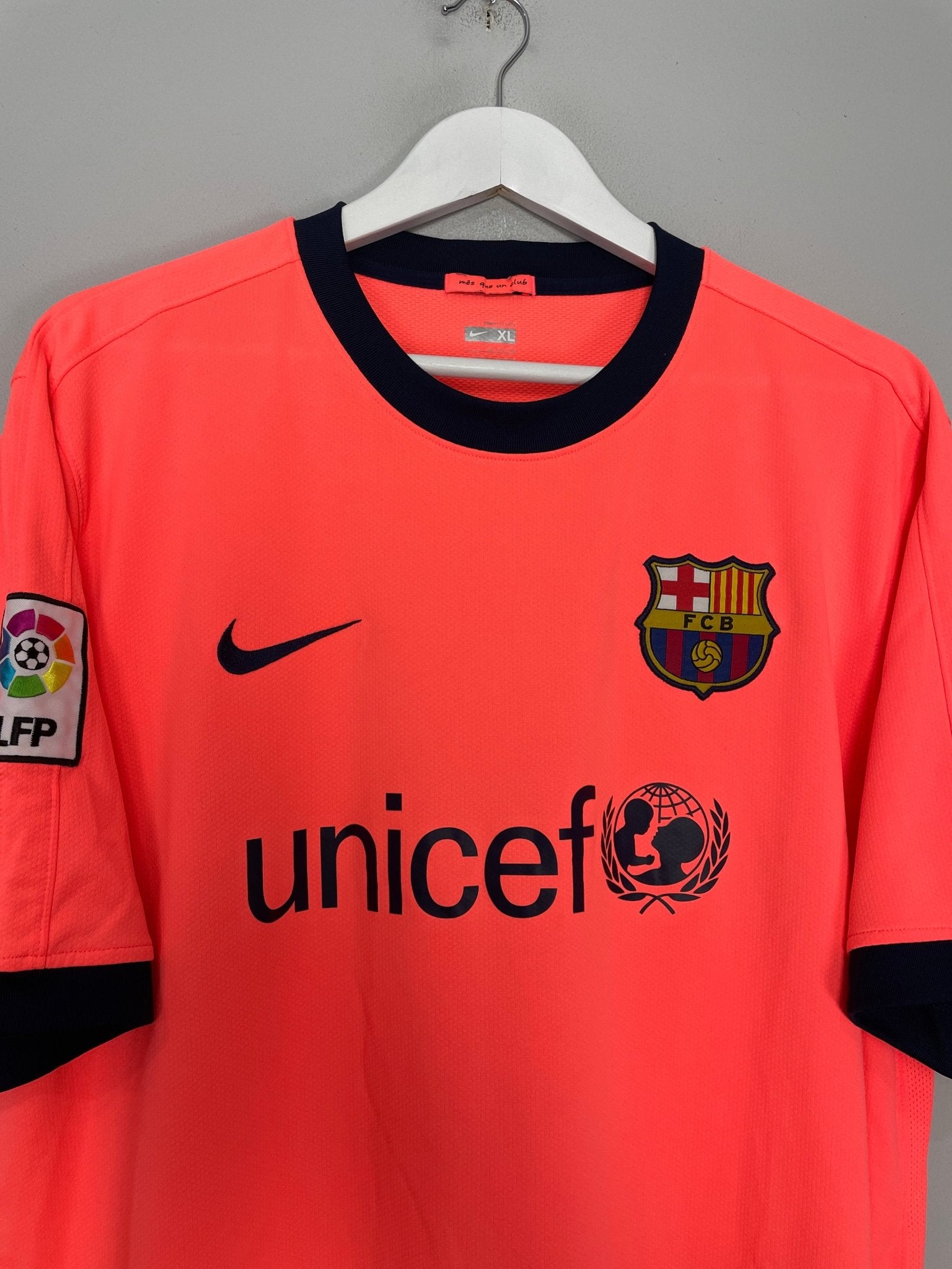 Shop 2009/10 BARCELONA MESSI #10 AWAY SHIRT (XL) NIKE, classic football shirts, vintage football shirts & retro soccer jerseys at Cult Kits