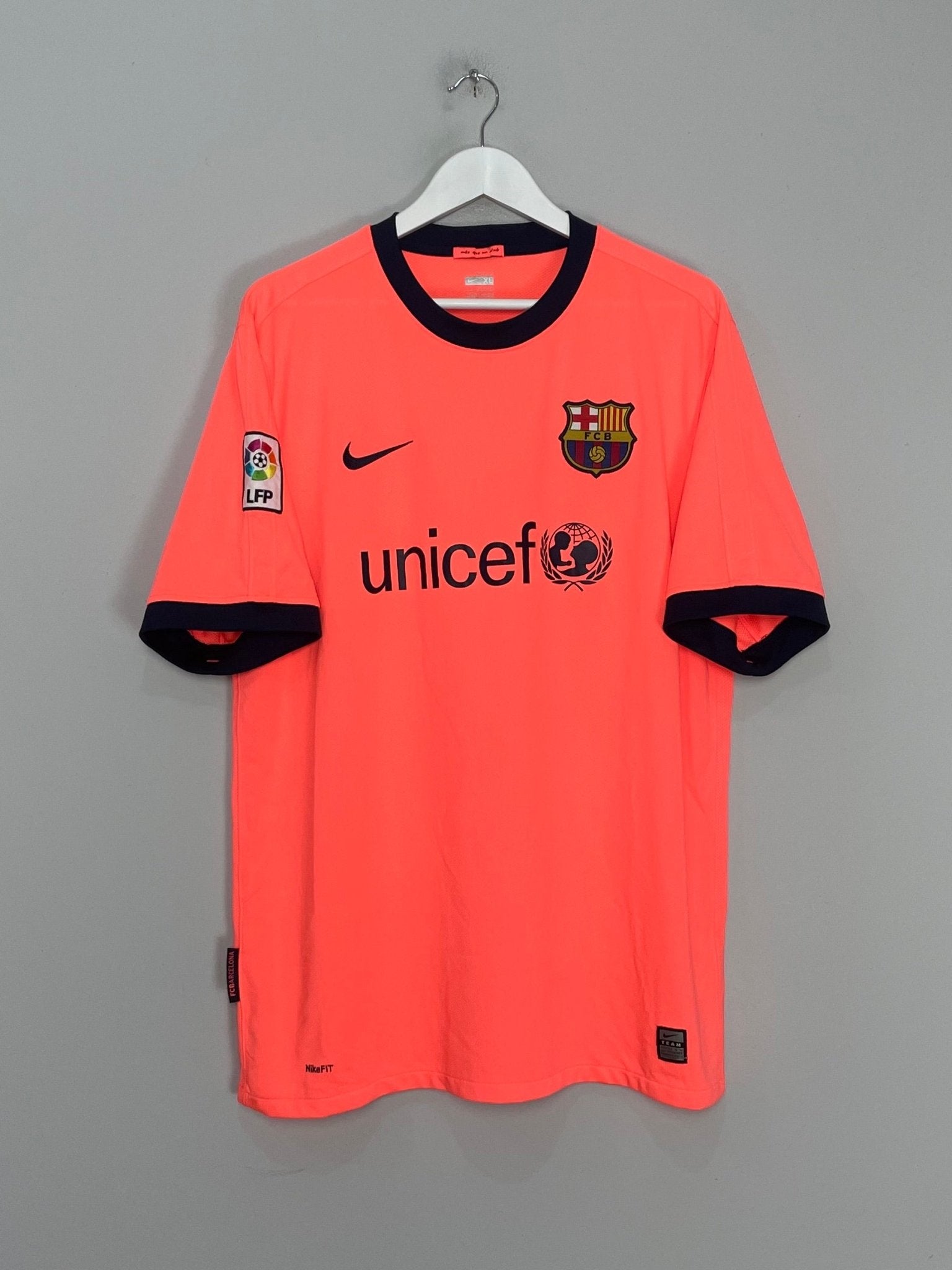 Shop 2009/10 BARCELONA MESSI #10 AWAY SHIRT (XL) NIKE, classic football shirts, vintage football shirts & retro soccer jerseys at Cult Kits