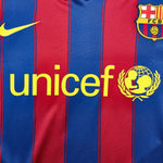 Buy 2009/10 Barcelona Messi 10 Home Shirt (S) Nike ~ Free worldwide shipping ~ Authentic Vintage Football Shirts from Cult Kits