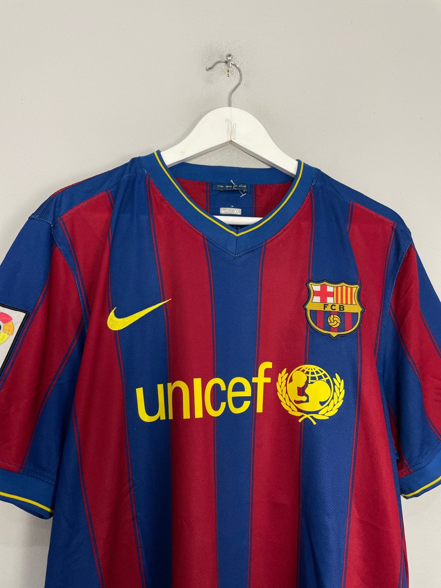 Shop 2009/10 BARCELONA MESSI #10 HOME SHIRT (XL) NIKE, classic football shirts, vintage football shirts & retro soccer jerseys at Cult Kits