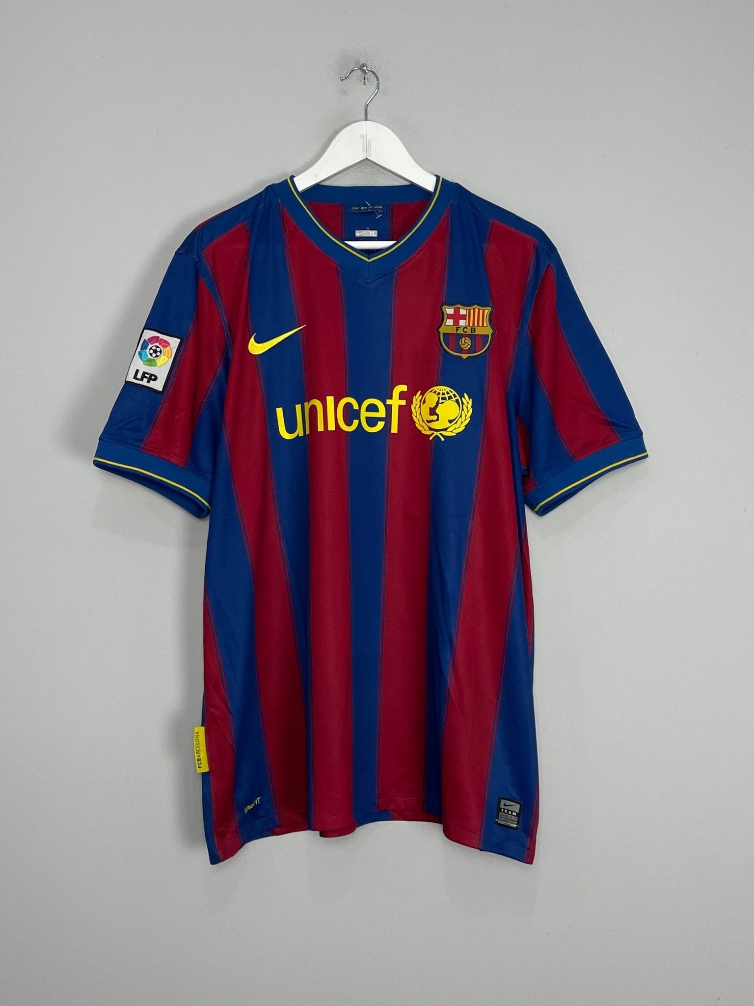 Shop 2009/10 BARCELONA MESSI #10 HOME SHIRT (XL) NIKE, classic football shirts, vintage football shirts & retro soccer jerseys at Cult Kits