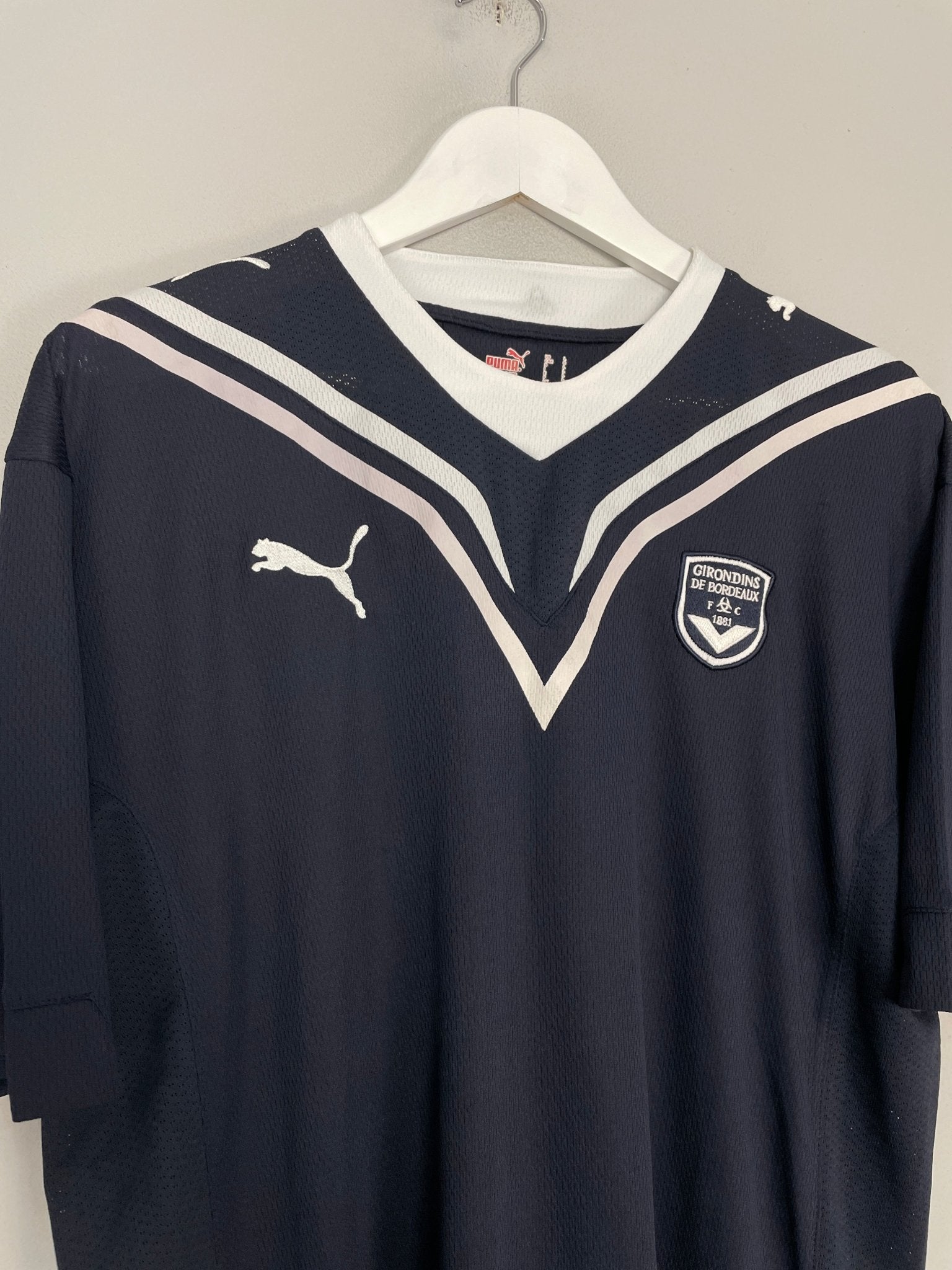 Shop 2009/10 BORDEAUX TRAINING SHIRT (L) PUMA, classic football shirts, vintage football shirts & retro soccer jerseys at Cult Kits