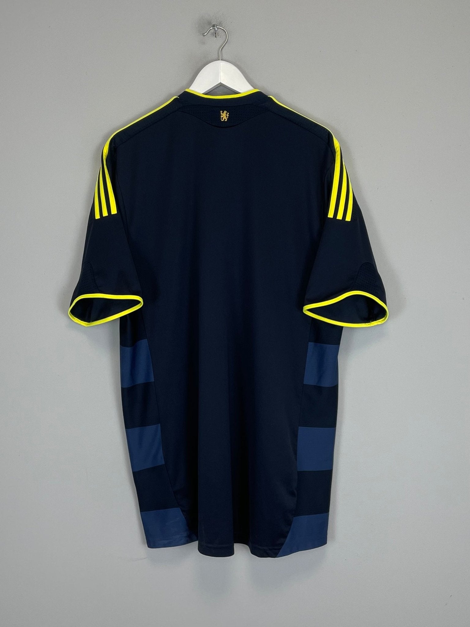 Shop 2009/10 CHELSEA AWAY SHIRT (XL) ADIDAS, classic football shirts, vintage football shirts & retro soccer jerseys at Cult Kits