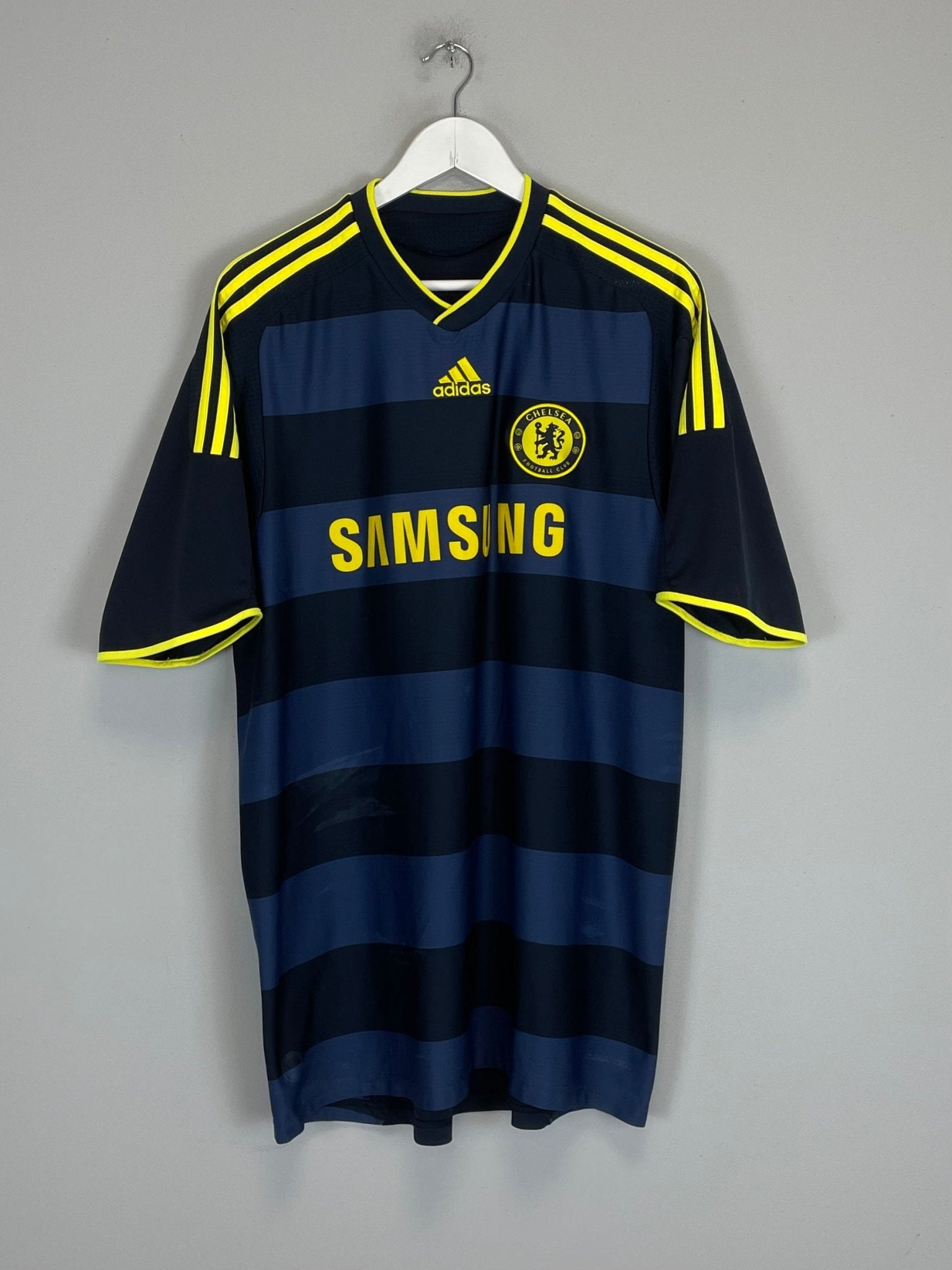 Shop 2009/10 CHELSEA AWAY SHIRT (XL) ADIDAS, classic football shirts, vintage football shirts & retro soccer jerseys at Cult Kits