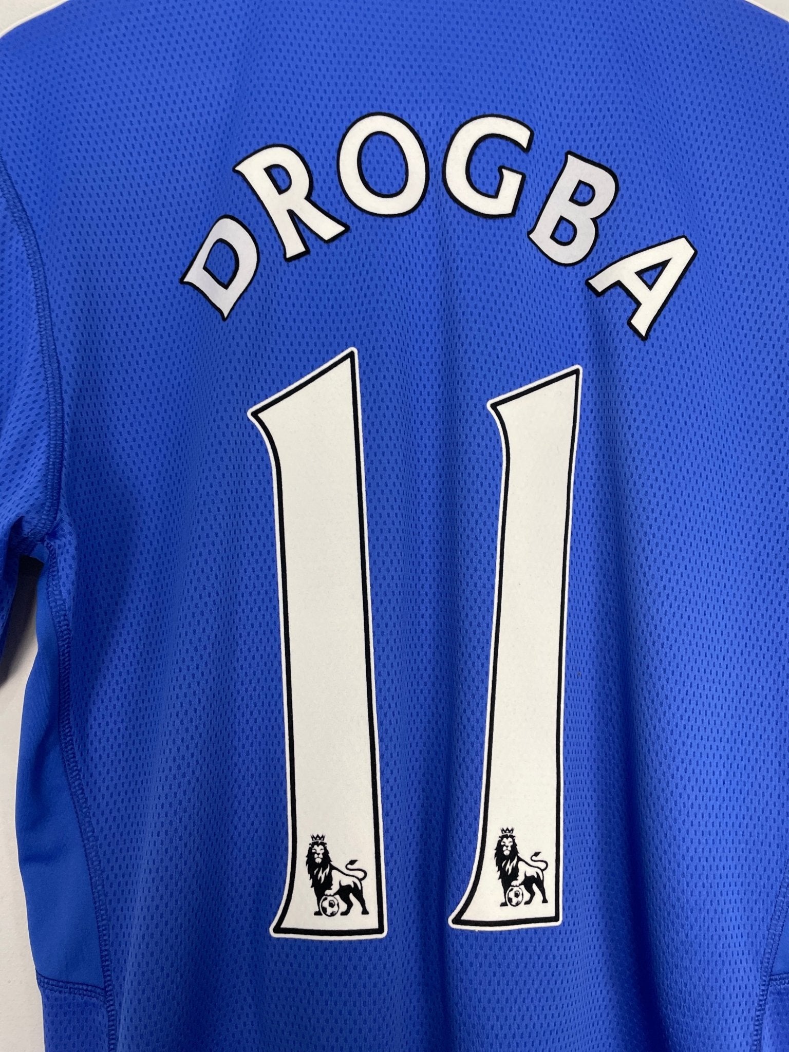Shop 2009/10 CHELSEA DROGBA #11 HOME SHIRT (M) ADIDAS, classic football shirts, vintage football shirts & retro soccer jerseys at Cult Kits