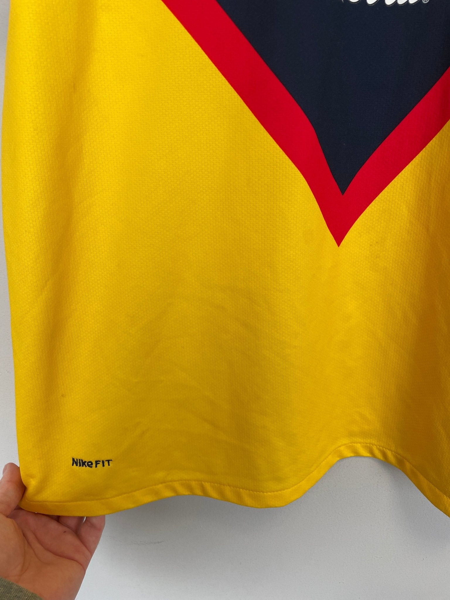 Shop 2009/10 CLUB AMERICA HOME SHIRT (XL) NIKE, classic football shirts, vintage football shirts & retro soccer jerseys at Cult Kits
