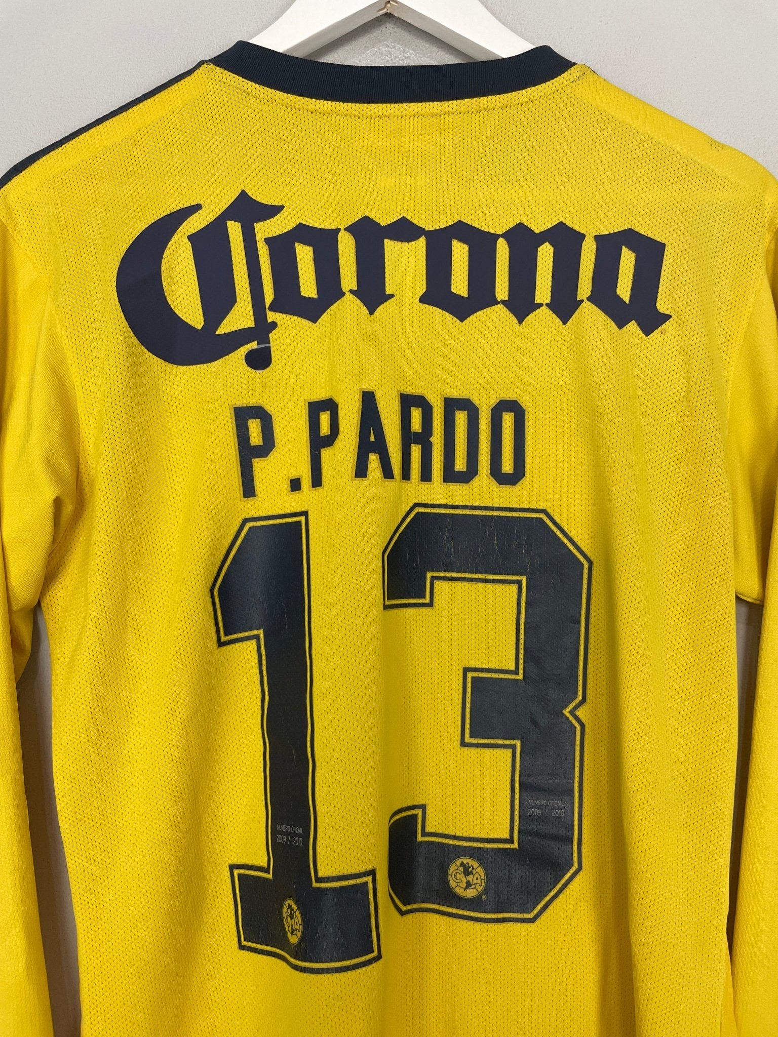 Shop 2009/10 CLUB AMERICA P.PARDO #13 *PLAYER ISSUE* SIGNED HOME SHIRT (M) NIKE, classic football shirts, vintage football shirts & retro soccer jerseys at Cult Kits