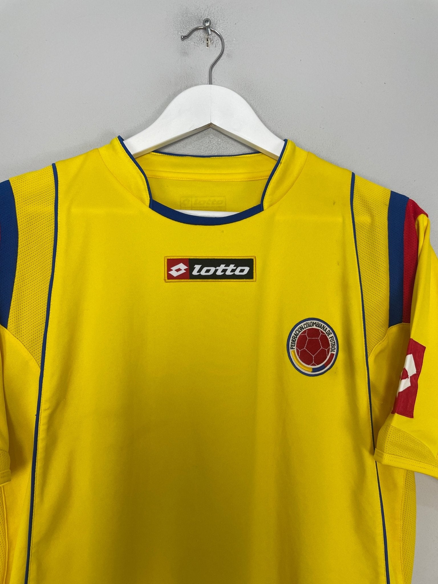 Shop 2009/10 COLOMBIA HOME SHIRT (L) LOTTO, classic football shirts, vintage football shirts & retro soccer jerseys at Cult Kits