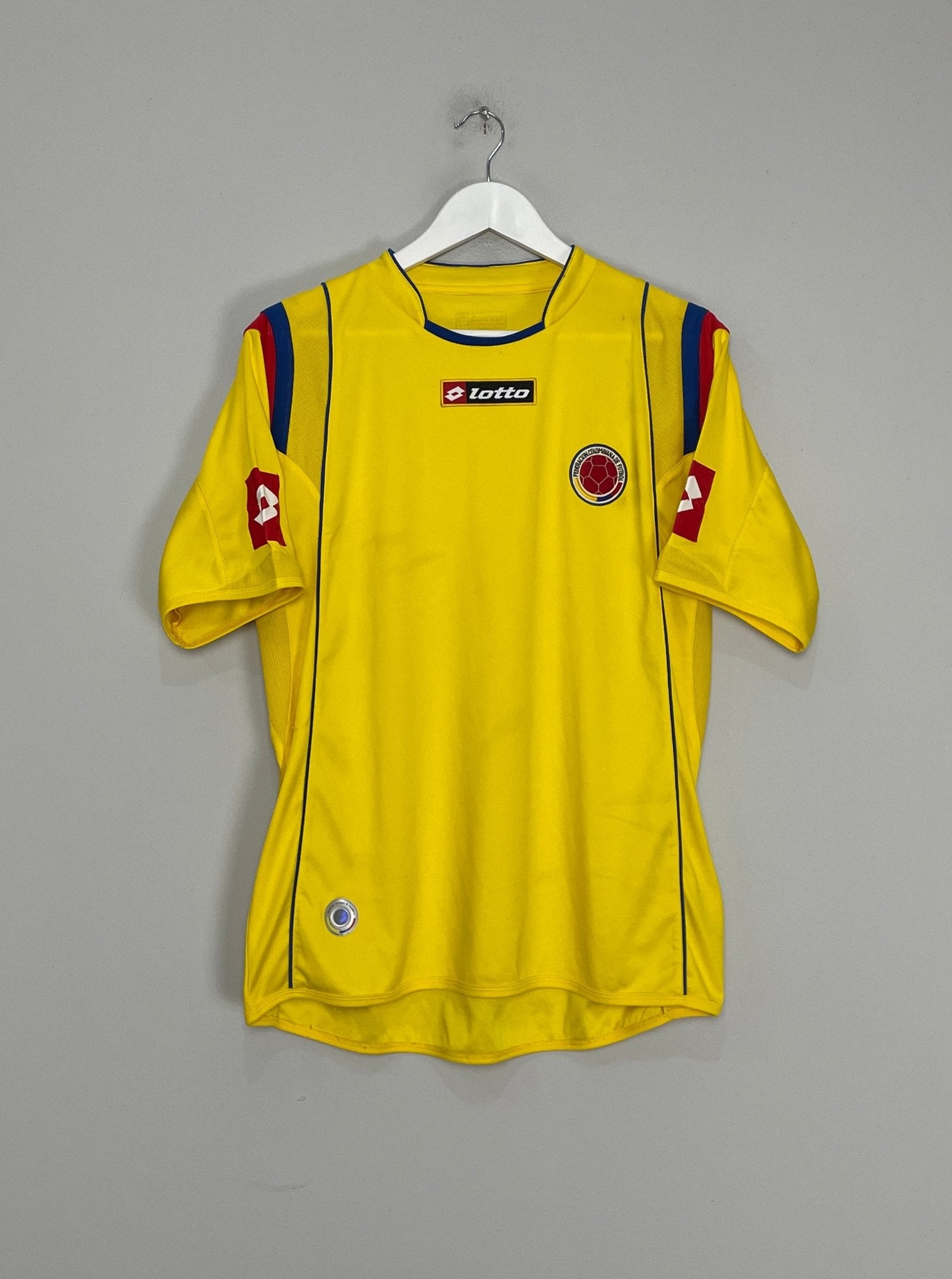 Shop 2009/10 COLOMBIA HOME SHIRT (L) LOTTO, classic football shirts, vintage football shirts & retro soccer jerseys at Cult Kits