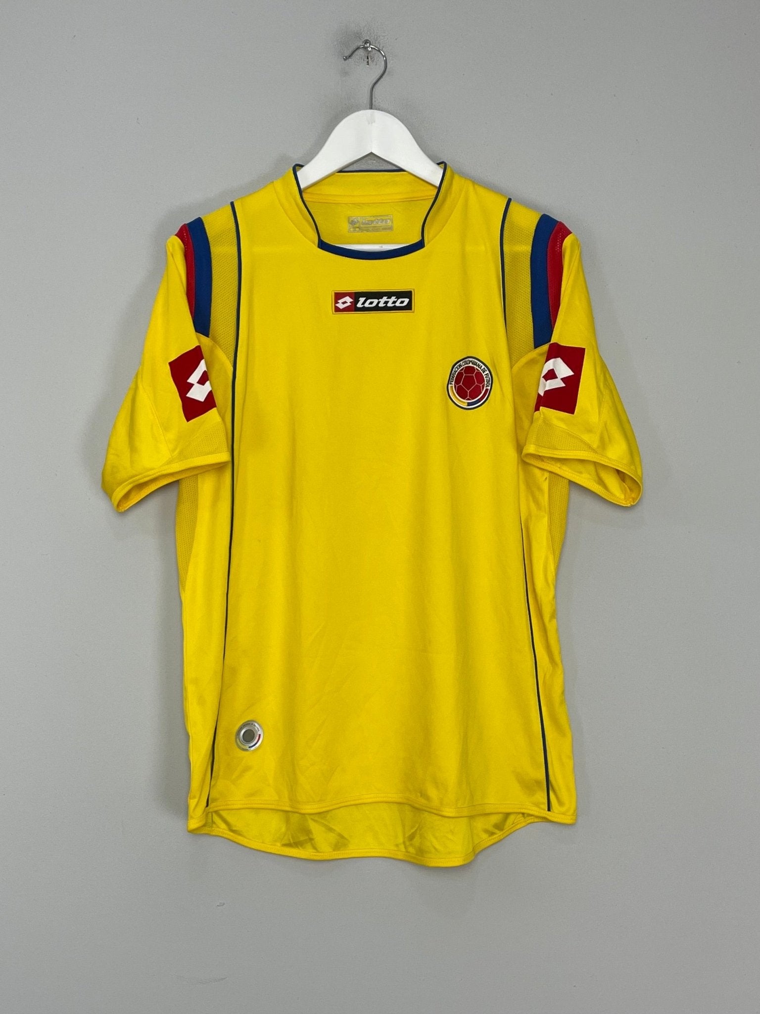 Shop 2009/10 COLOMBIA HOME SHIRT (M) LOTTO, classic football shirts, vintage football shirts & retro soccer jerseys at Cult Kits