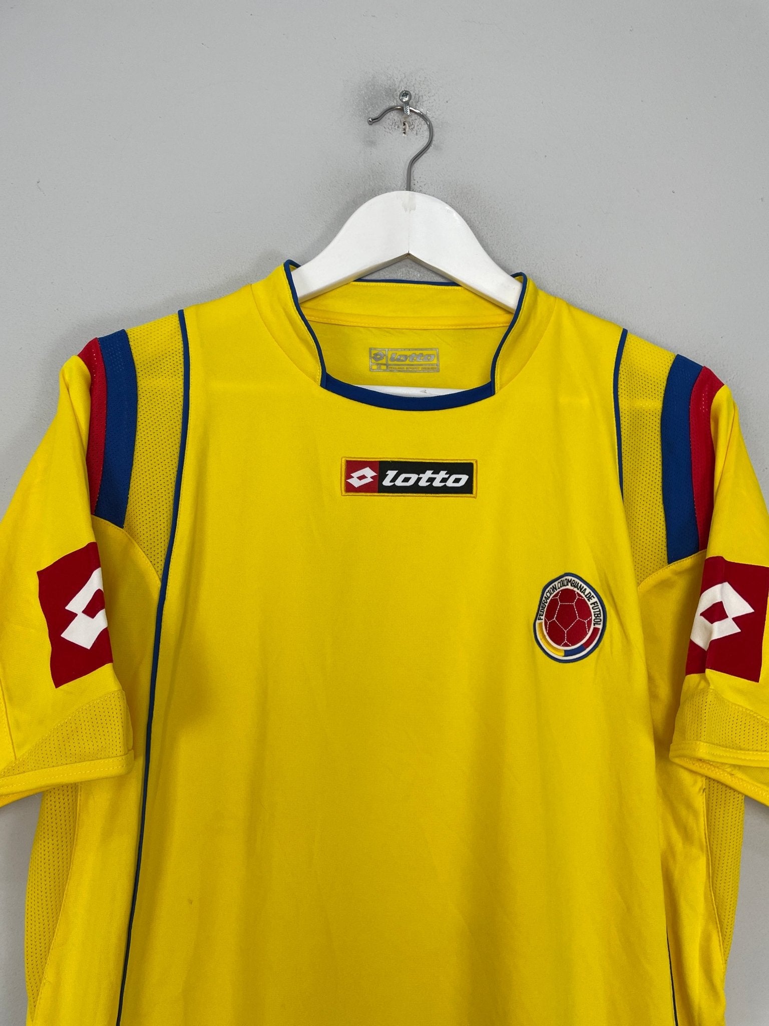 Shop 2009/10 COLOMBIA HOME SHIRT (M) LOTTO, classic football shirts, vintage football shirts & retro soccer jerseys at Cult Kits