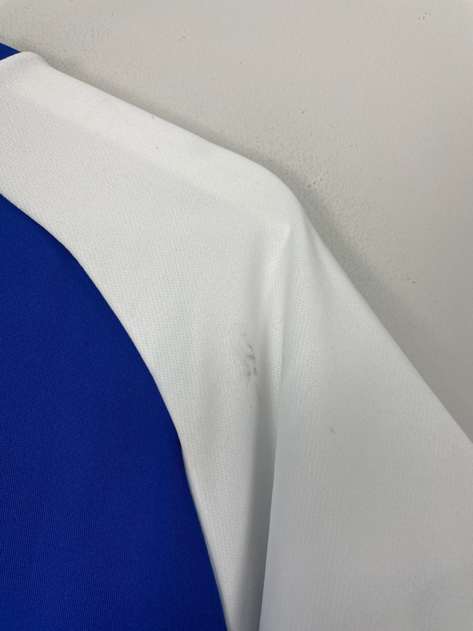Shop 2009/10 EVERTON TRAINING SHEATSHIRT (L) LE COQ, classic football shirts, vintage football shirts & retro soccer jerseys at Cult Kits