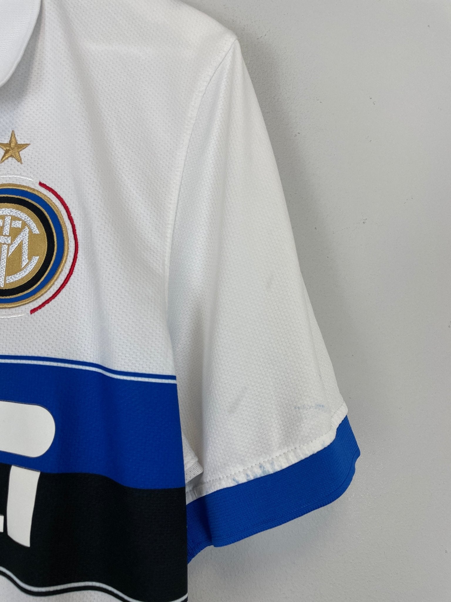 Shop 2009/10 INTER MILAN AWAY SHIRT (L) NIKE, classic football shirts, vintage football shirts & retro soccer jerseys at Cult Kits