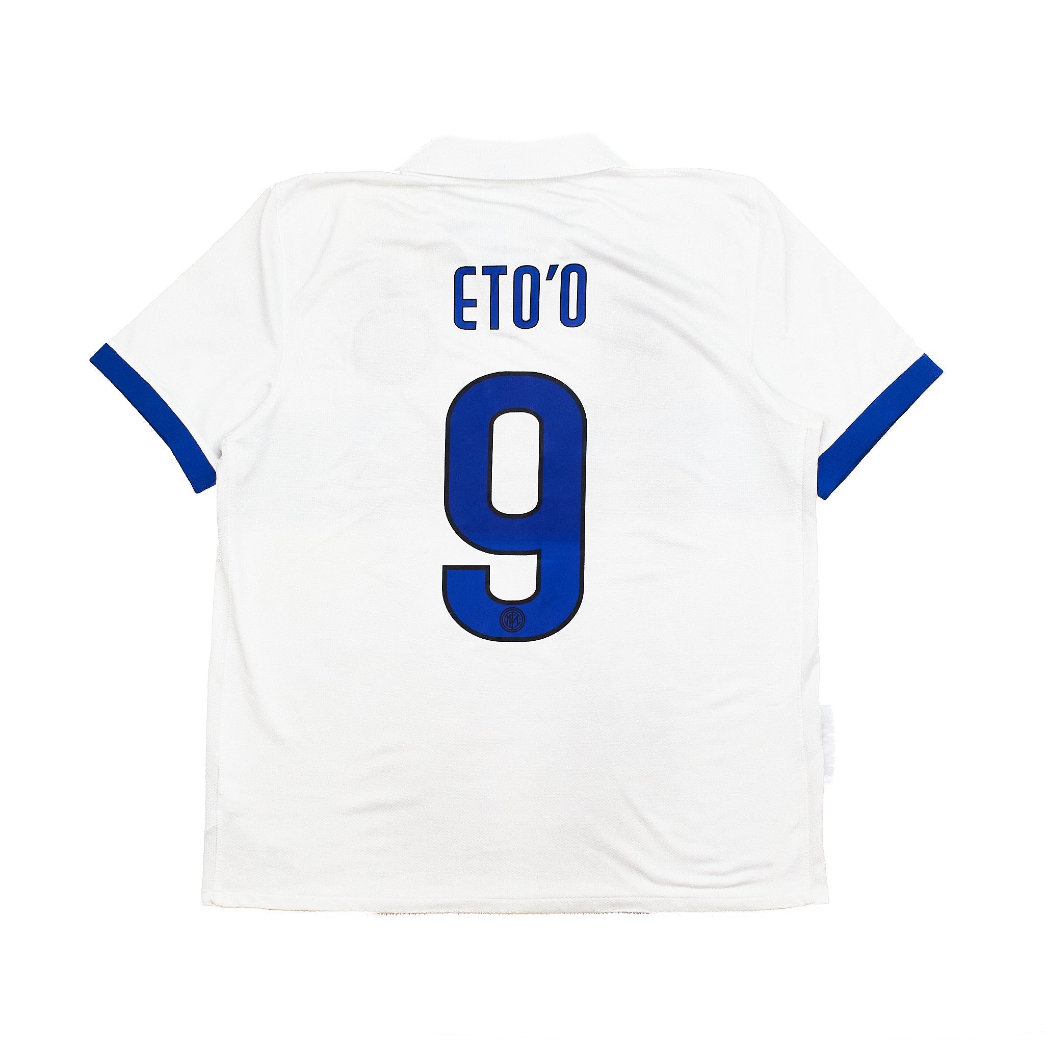 Buy 2009/10 Inter Milan Eto'o 9 Away Shirt (L) Nike ~ Free worldwide shipping ~ Authentic Vintage Football Shirts from Cult Kits