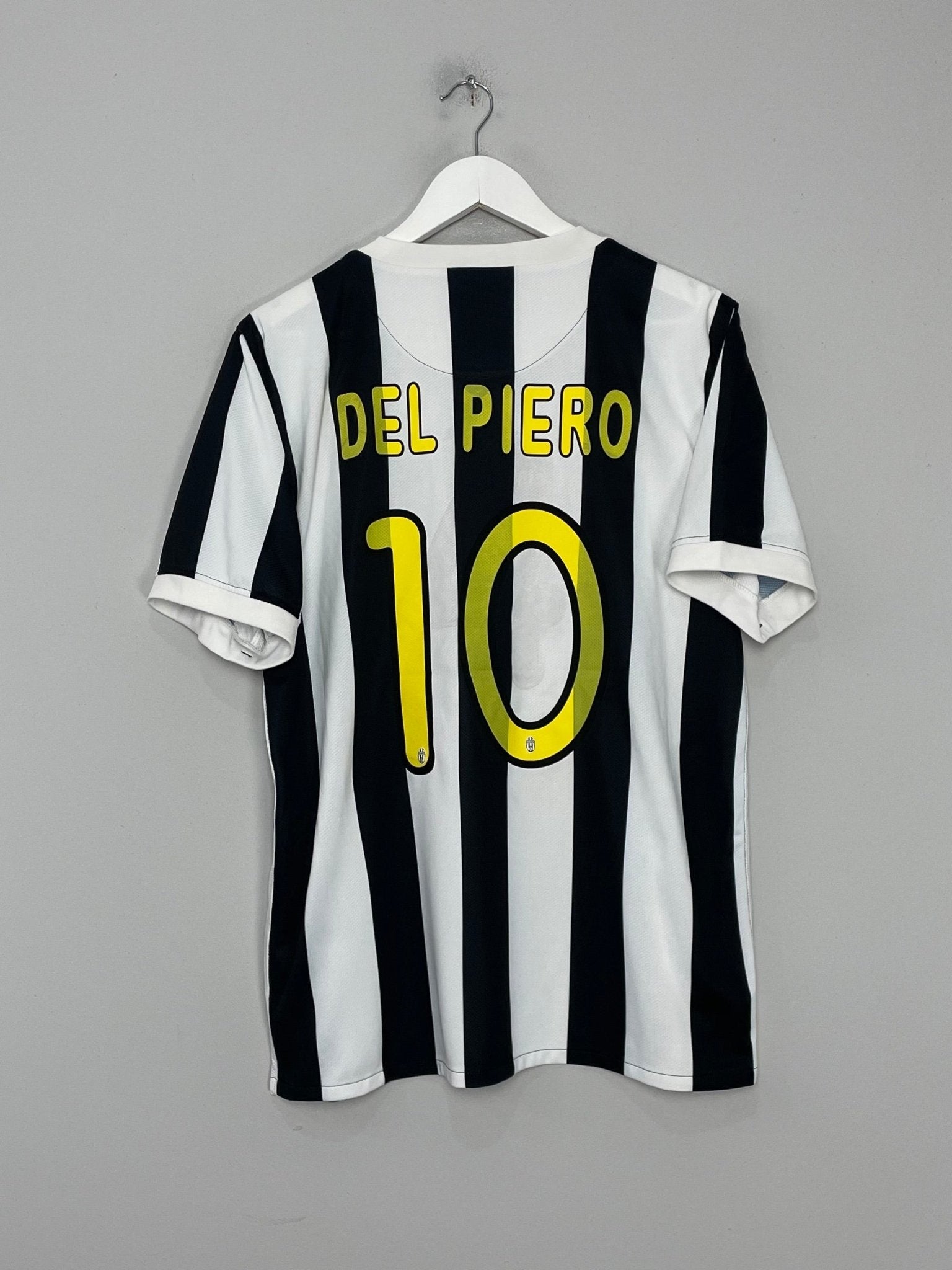 Shop 2009/10 JUVENTUS DEL PIERO #10 HOME SHIRT (L) NIKE, classic football shirts, vintage football shirts & retro soccer jerseys at Cult Kits