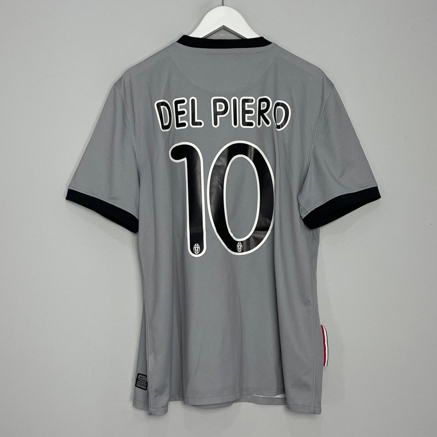 Shop 2009/10 JUVENTUS DEL PIERO AWAY SHIRT (XL) NIKE, classic football shirts, vintage football shirts & retro soccer jerseys at Cult Kits