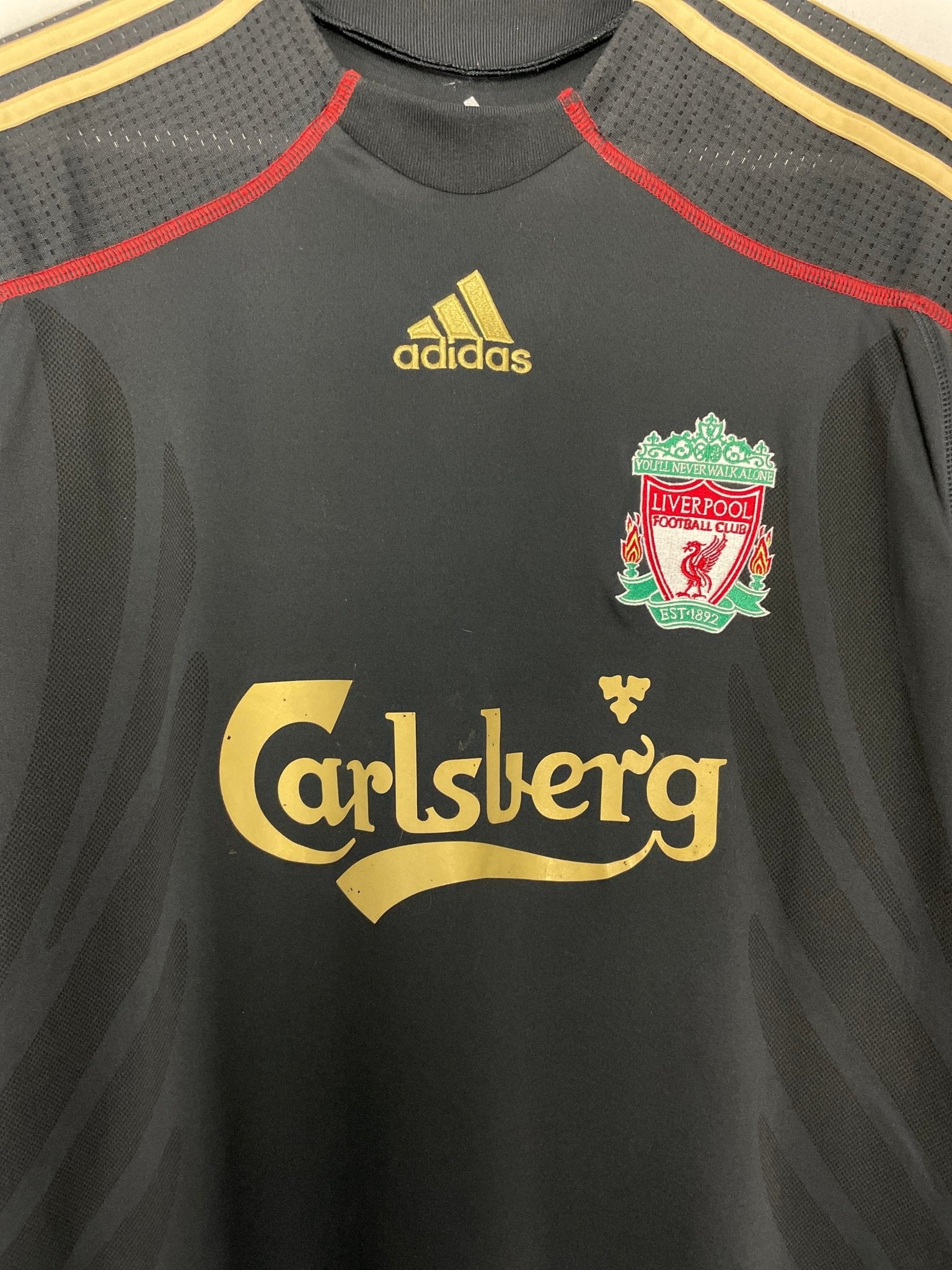 Shop 2009/10 LIVERPOOL GERRARD #8 AWAY SHIRT (M) ADIDAS, classic football shirts, vintage football shirts & retro soccer jerseys at Cult Kits