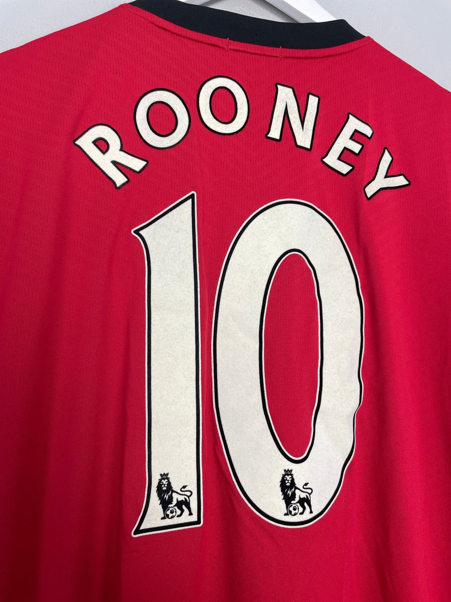 Shop 2009/10 MANCHESTER UNITED ROONEY #10 HOME SHIRT (XL) NIKE, classic football shirts, vintage football shirts & retro soccer jerseys at Cult Kits
