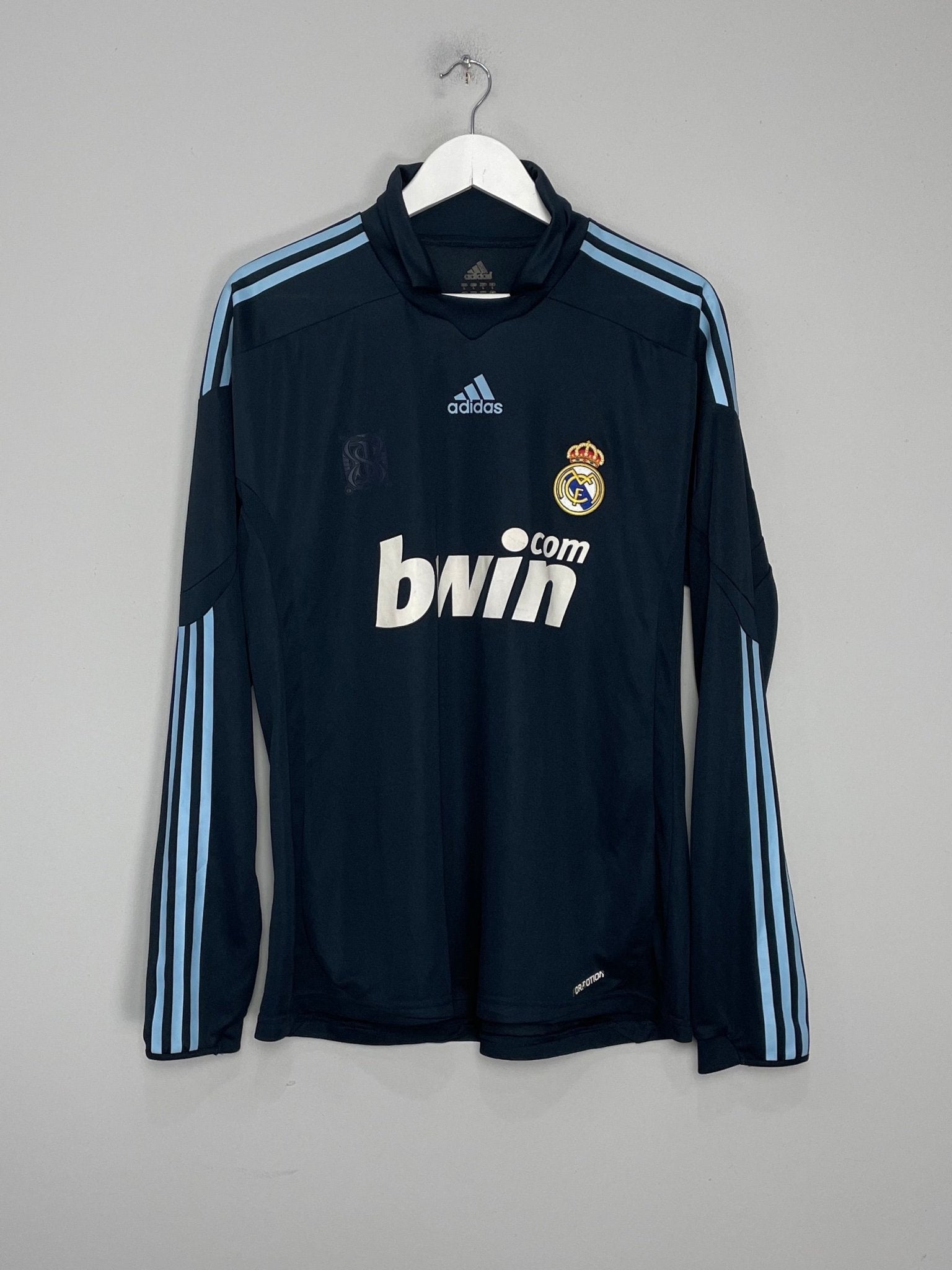 Shop 2009/10 REAL MADRID #22 *PLAYER ISSUE* L/S AWAY SHIRT (L) ADIDAS, classic football shirts, vintage football shirts & retro soccer jerseys at Cult Kits