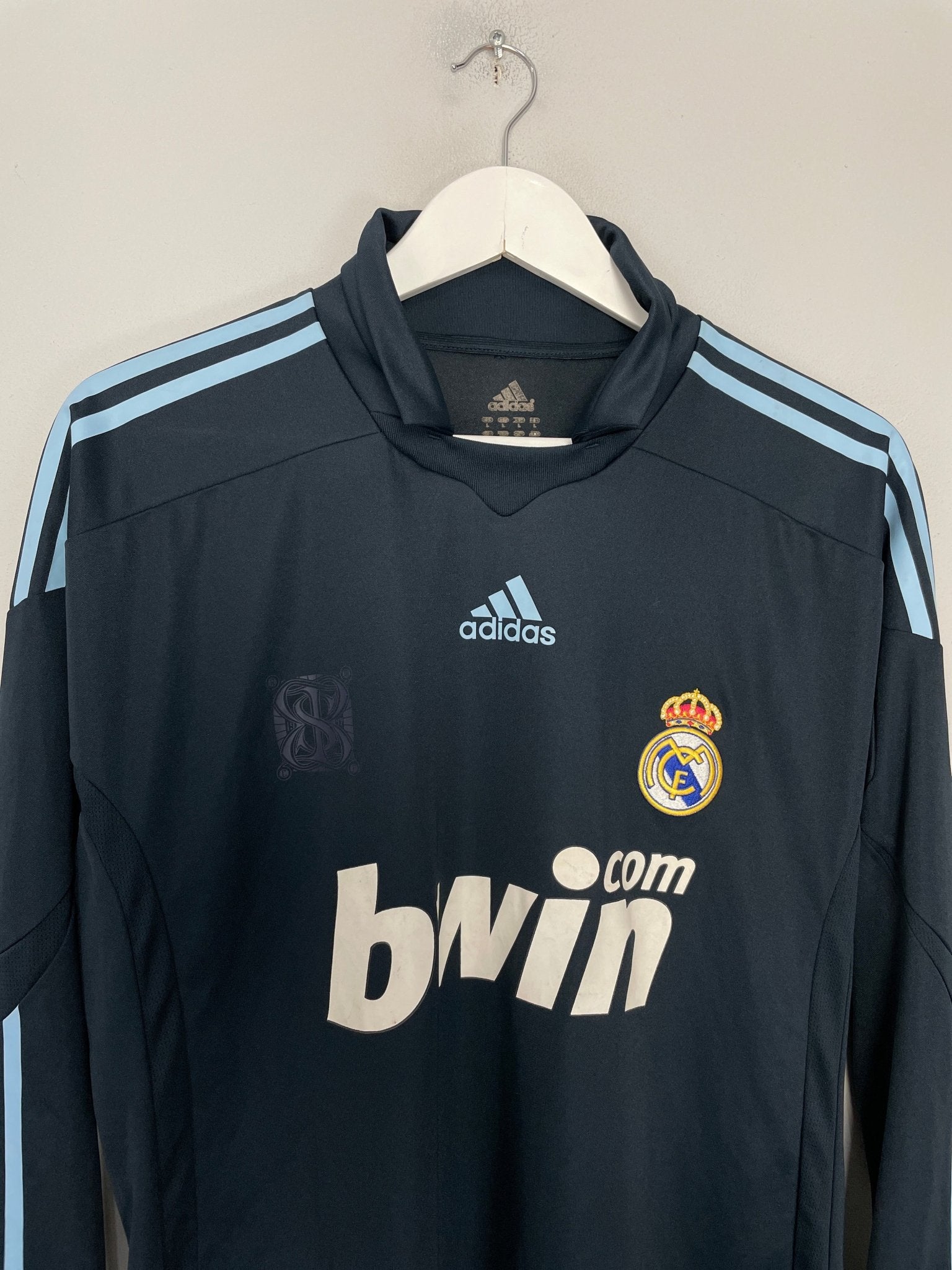 Shop 2009/10 REAL MADRID #22 *PLAYER ISSUE* L/S AWAY SHIRT (L) ADIDAS, classic football shirts, vintage football shirts & retro soccer jerseys at Cult Kits