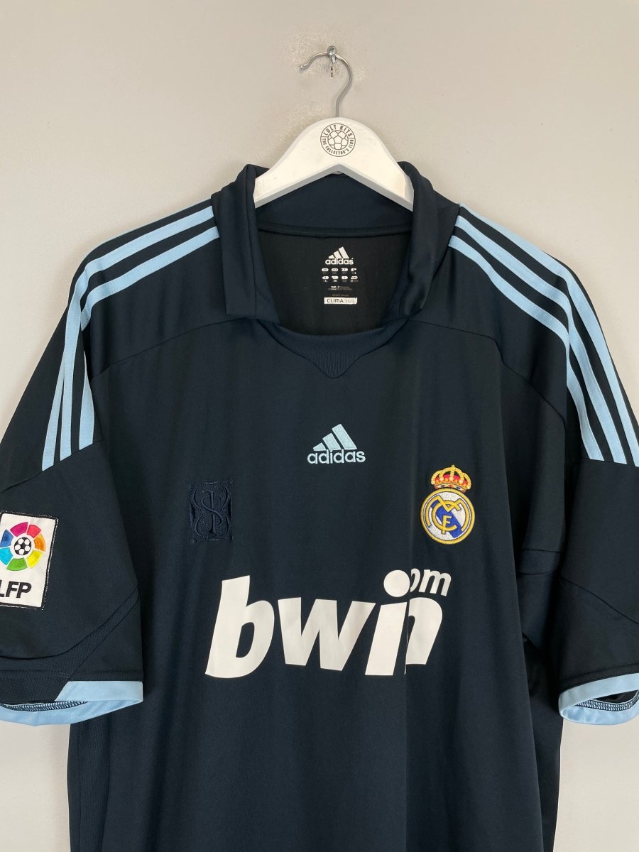 2009/10 REAL MADRID RONALDO 9 AWAY SHIRT (XXL) ADIDAS - Cult Kits - XXL - Buy Vintage Football Shirts, Authentic Retro Football Shirts For Sale, Classic Football Shirts & Soccer Jersey