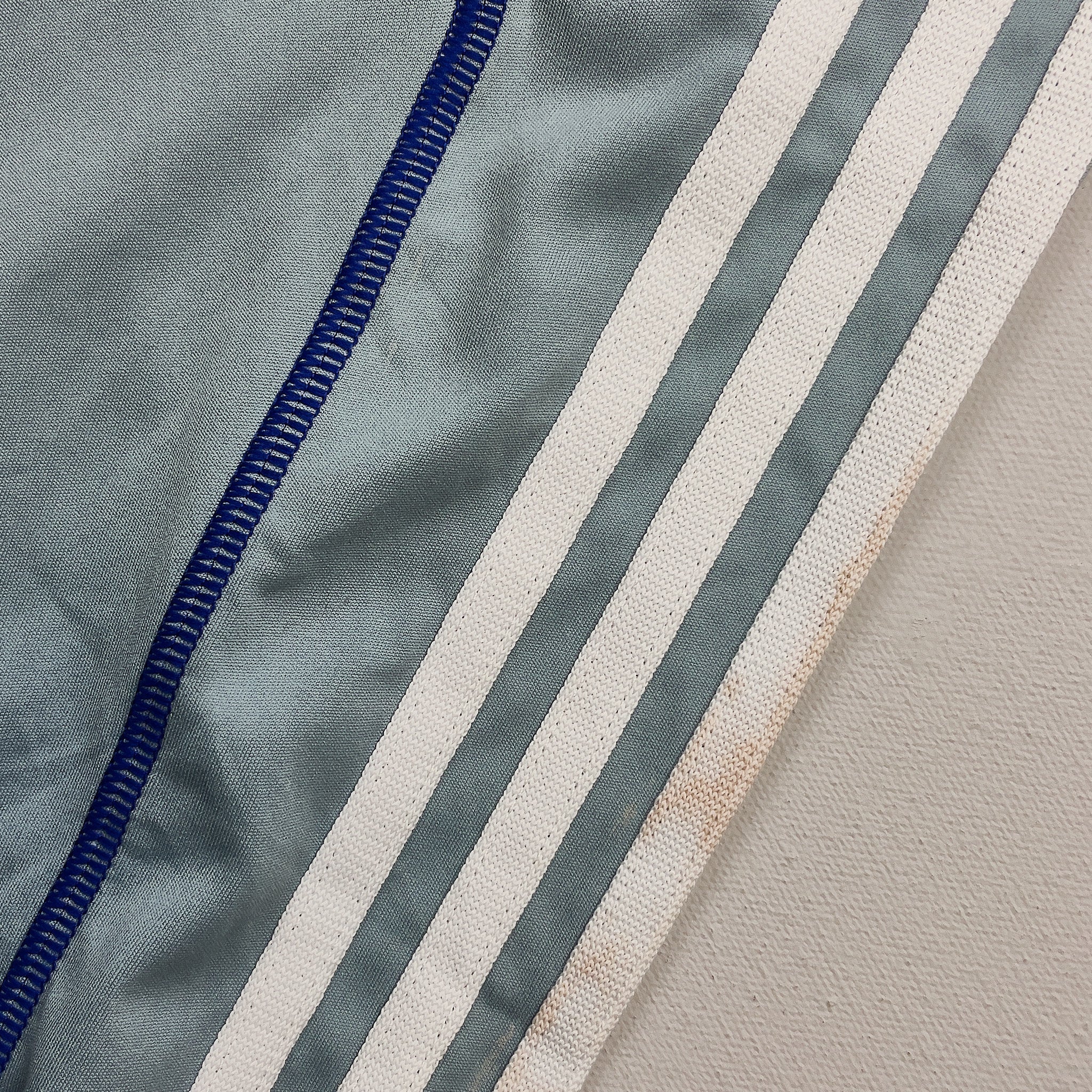 Buy 2009/10 Schalke Neuer 1 GK Shirt (XL) Adidas ~ Free worldwide shipping ~ Authentic Vintage Football Shirts from Cult Kits