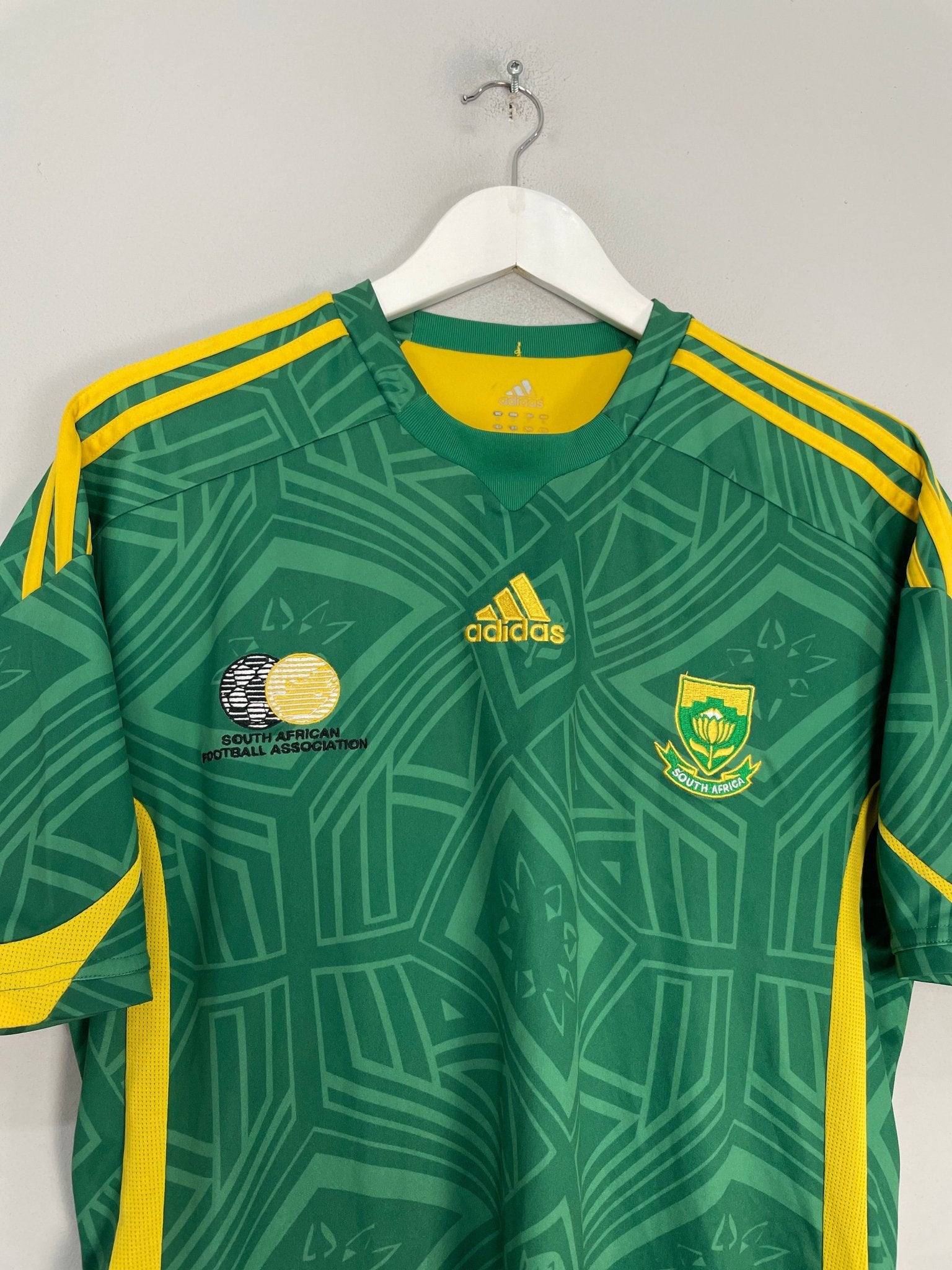 Shop 2009/10 SOUTH AFRICA AWAY SHIRT (M) ADIDAS, classic football shirts, vintage football shirts & retro soccer jerseys at Cult Kits