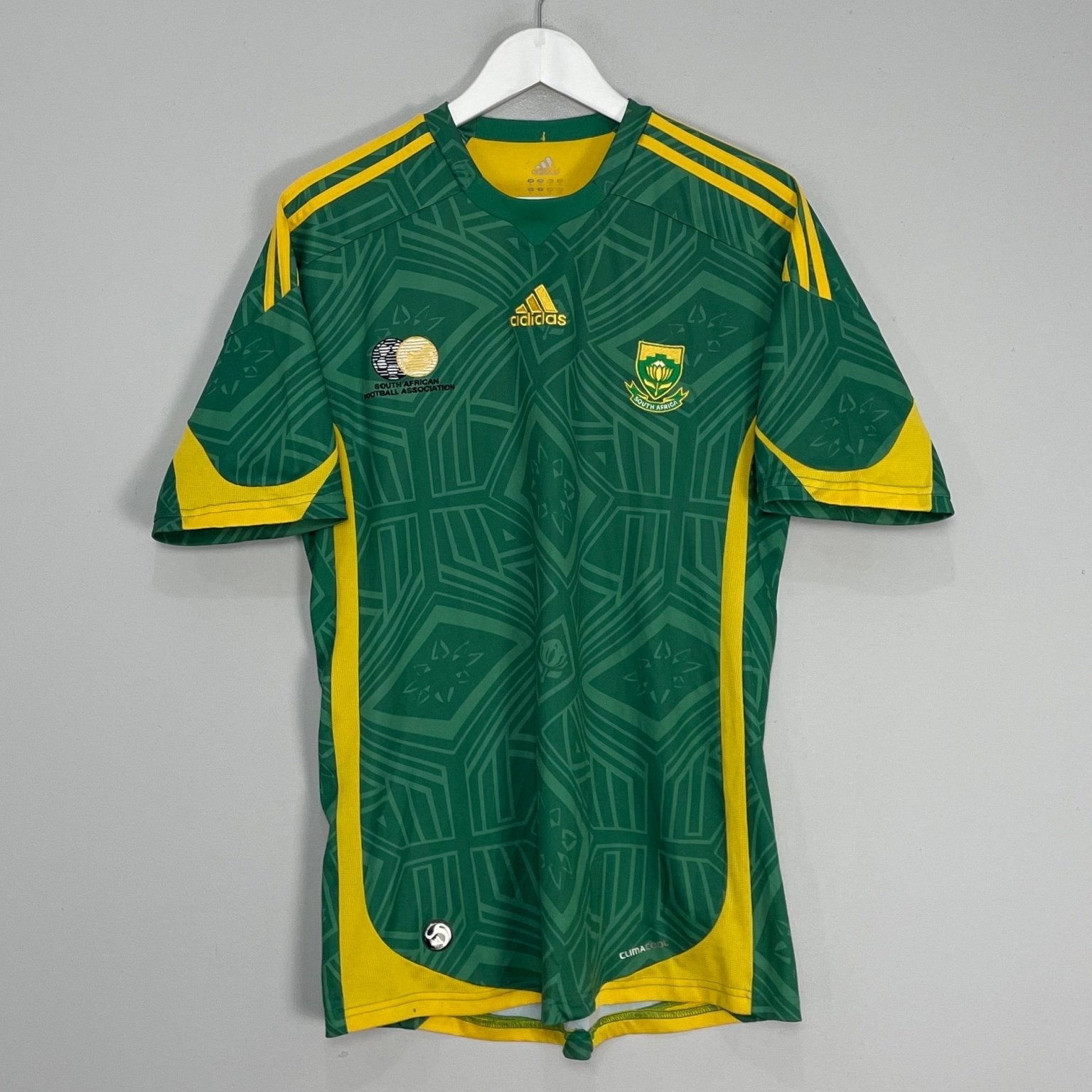 Shop 2009/10 SOUTH AFRICA AWAY SHIRT (M) ADIDAS, classic football shirts, vintage football shirts & retro soccer jerseys at Cult Kits