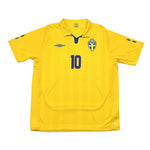 Buy 2009/10 Sweden Ibrahimovic 10 Home Shirt (XL) Umbro ~ Free worldwide shipping ~ Authentic Vintage Football Shirts from Cult Kits