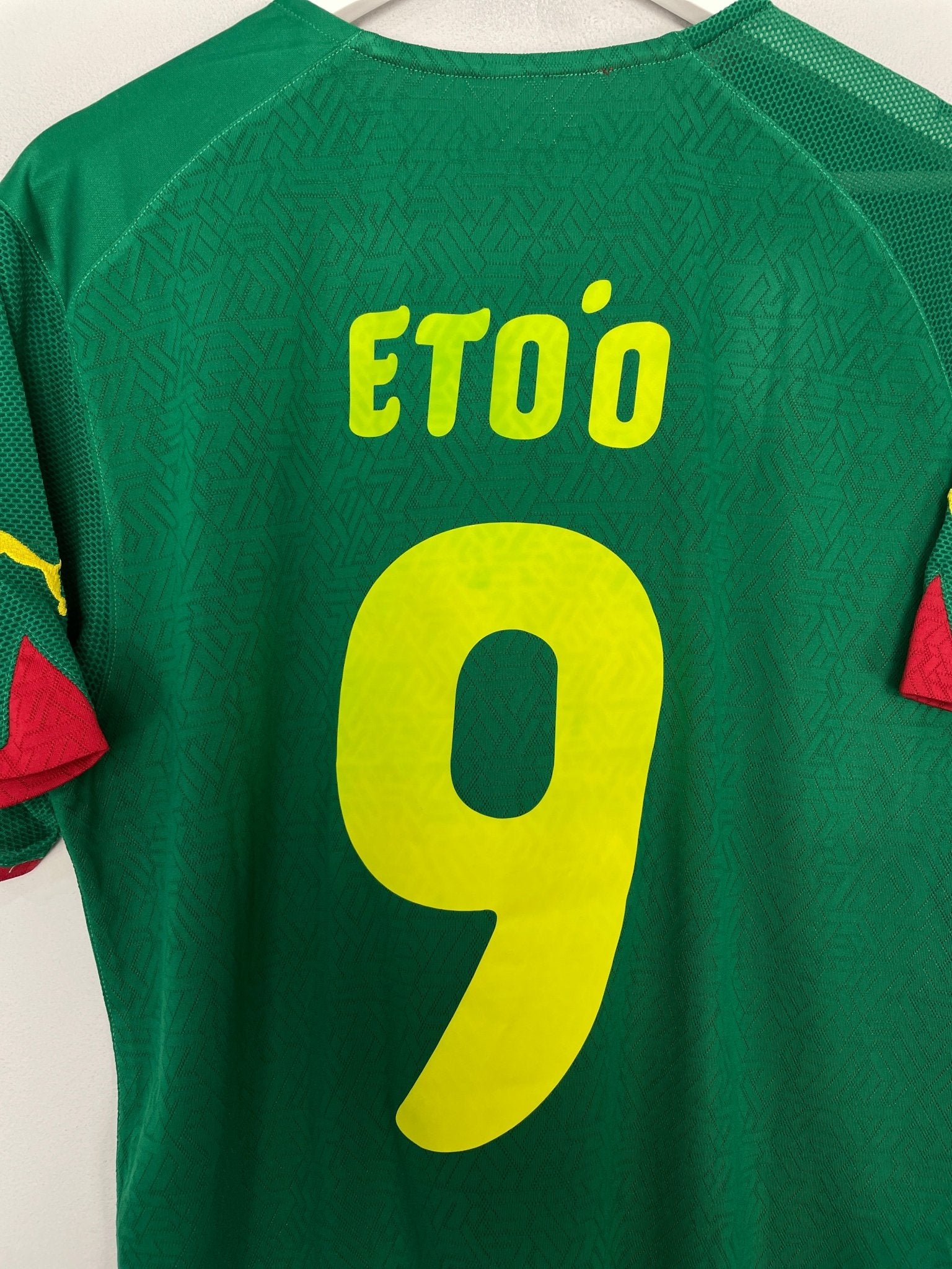 Shop 2009/11 CAMEROON ETO'O #9 HOME SHIRT (L) PUMA, classic football shirts, vintage football shirts & retro soccer jerseys at Cult Kits