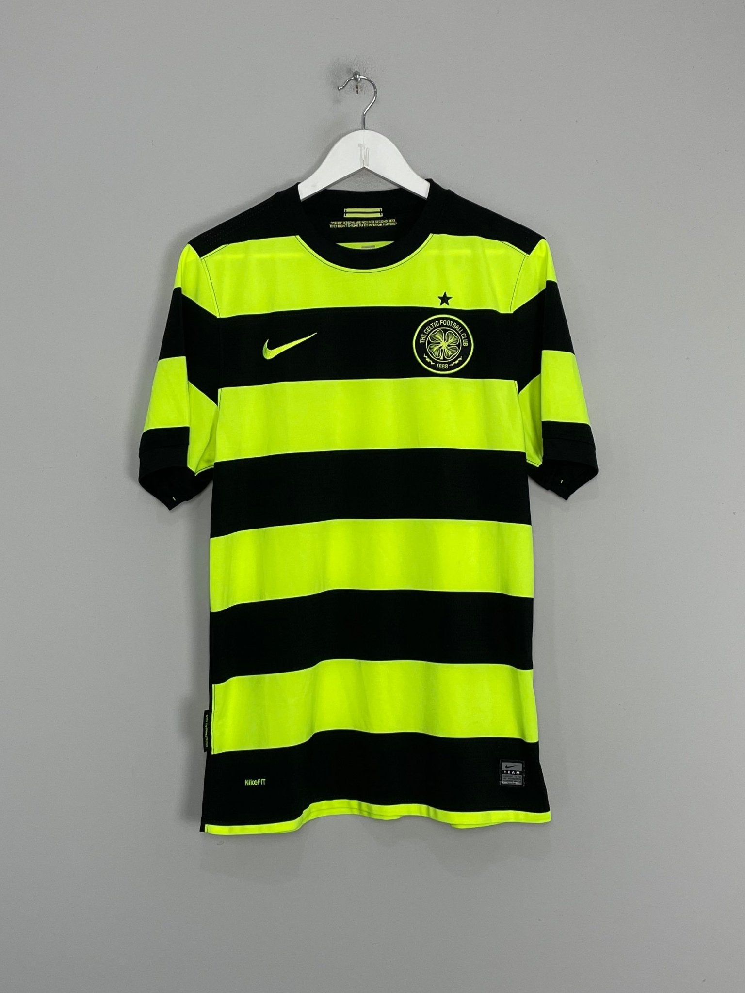Shop 2009/11 CELTIC AWAY SHIRT (M) NIKE, classic football shirts, vintage football shirts & retro soccer jerseys at Cult Kits