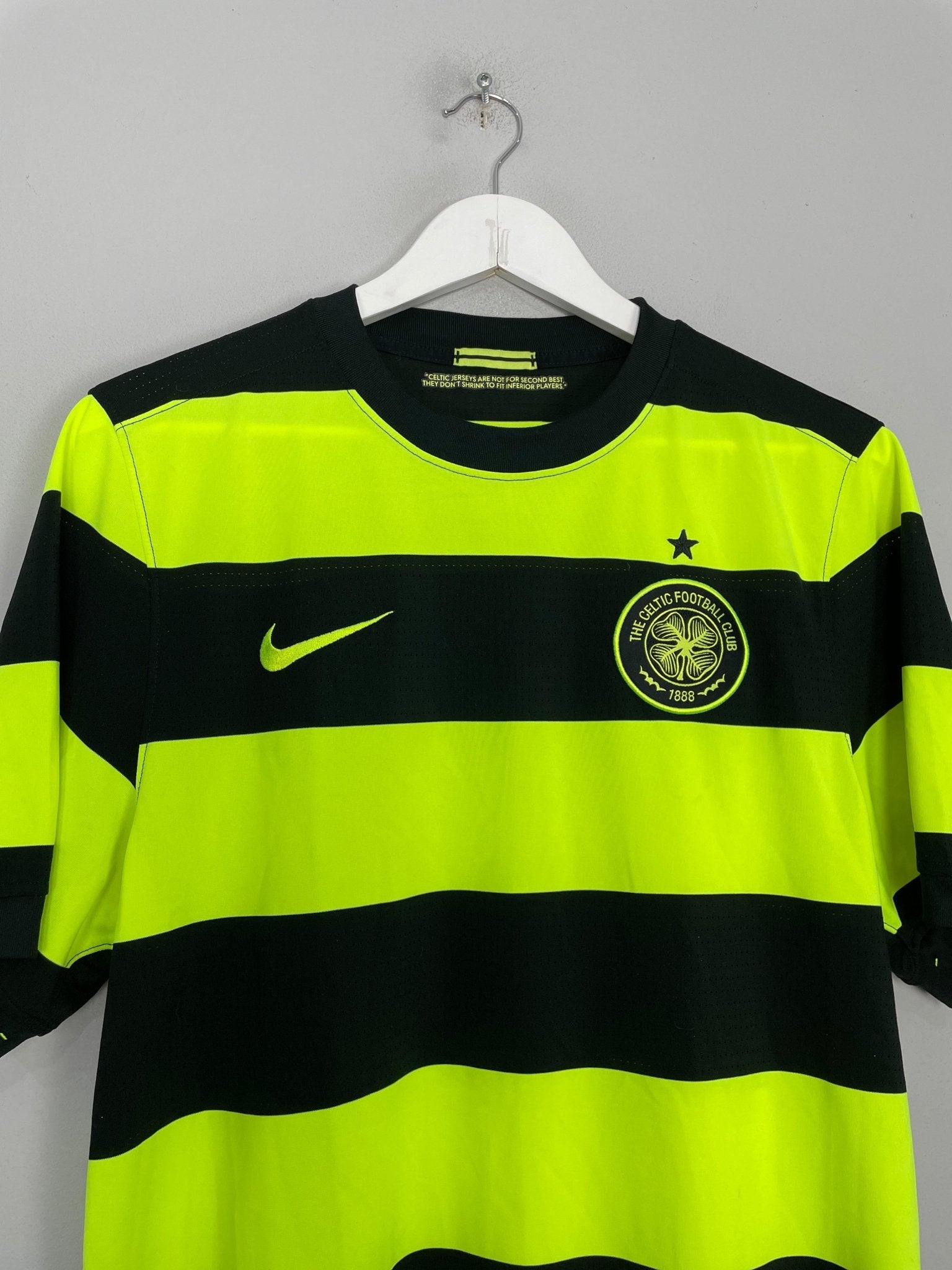 Shop 2009/11 CELTIC AWAY SHIRT (M) NIKE, classic football shirts, vintage football shirts & retro soccer jerseys at Cult Kits