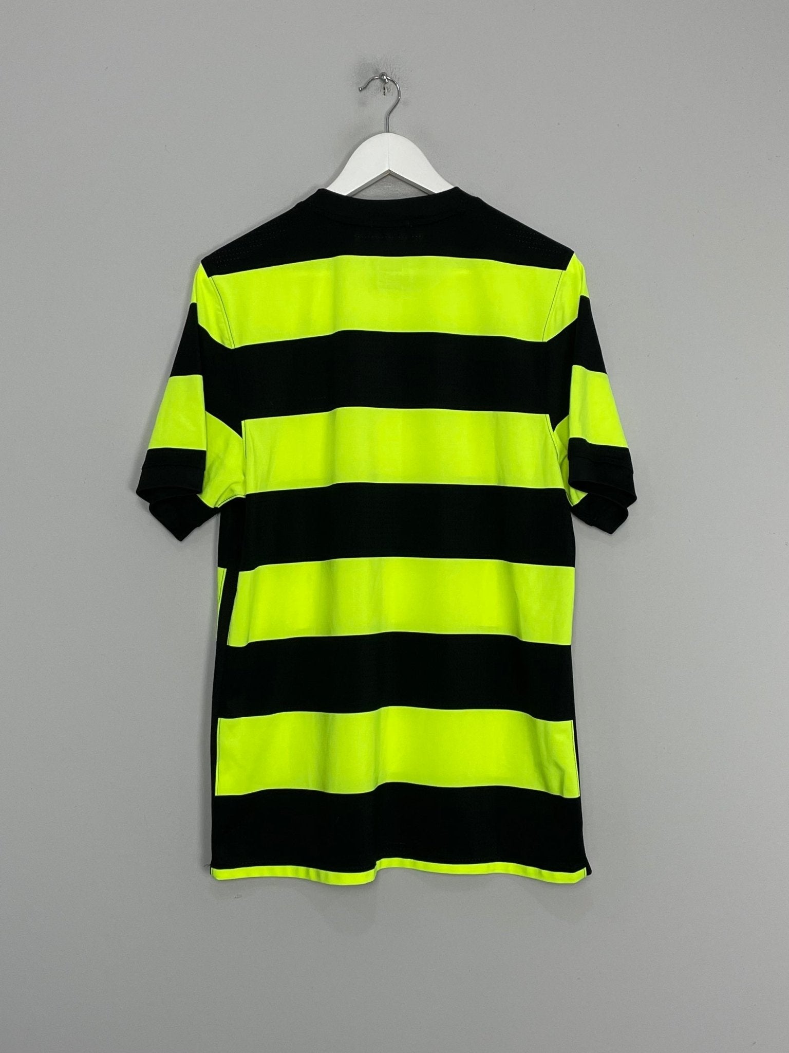 Shop 2009/11 CELTIC AWAY SHIRT (M) NIKE, classic football shirts, vintage football shirts & retro soccer jerseys at Cult Kits