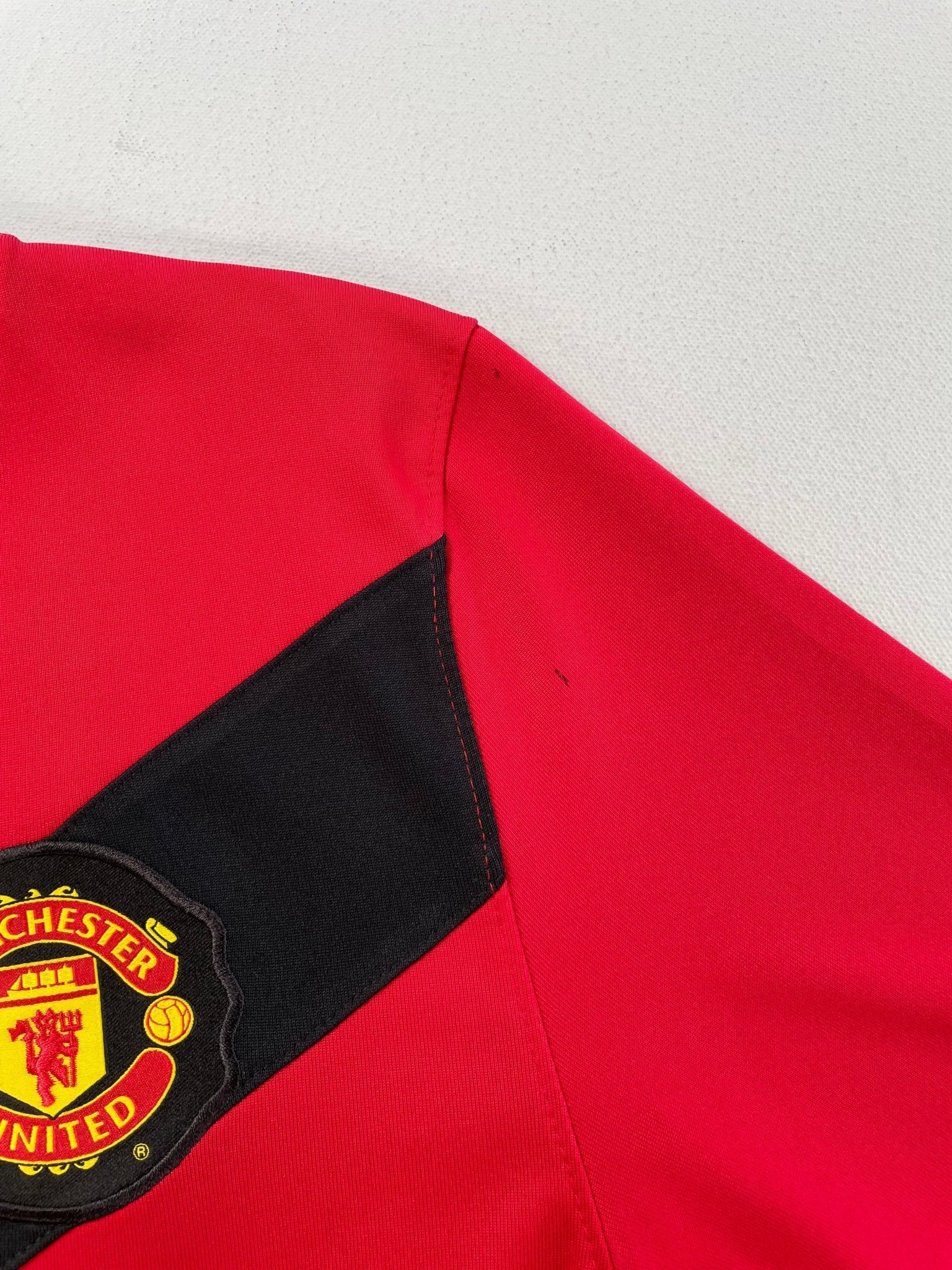 Buy 2009/2010 Machester United Berbatov 9 Home Shirt (S) Nike ~ Free worldwide shipping ~ Authentic Vintage Football Shirts from Cult Kits