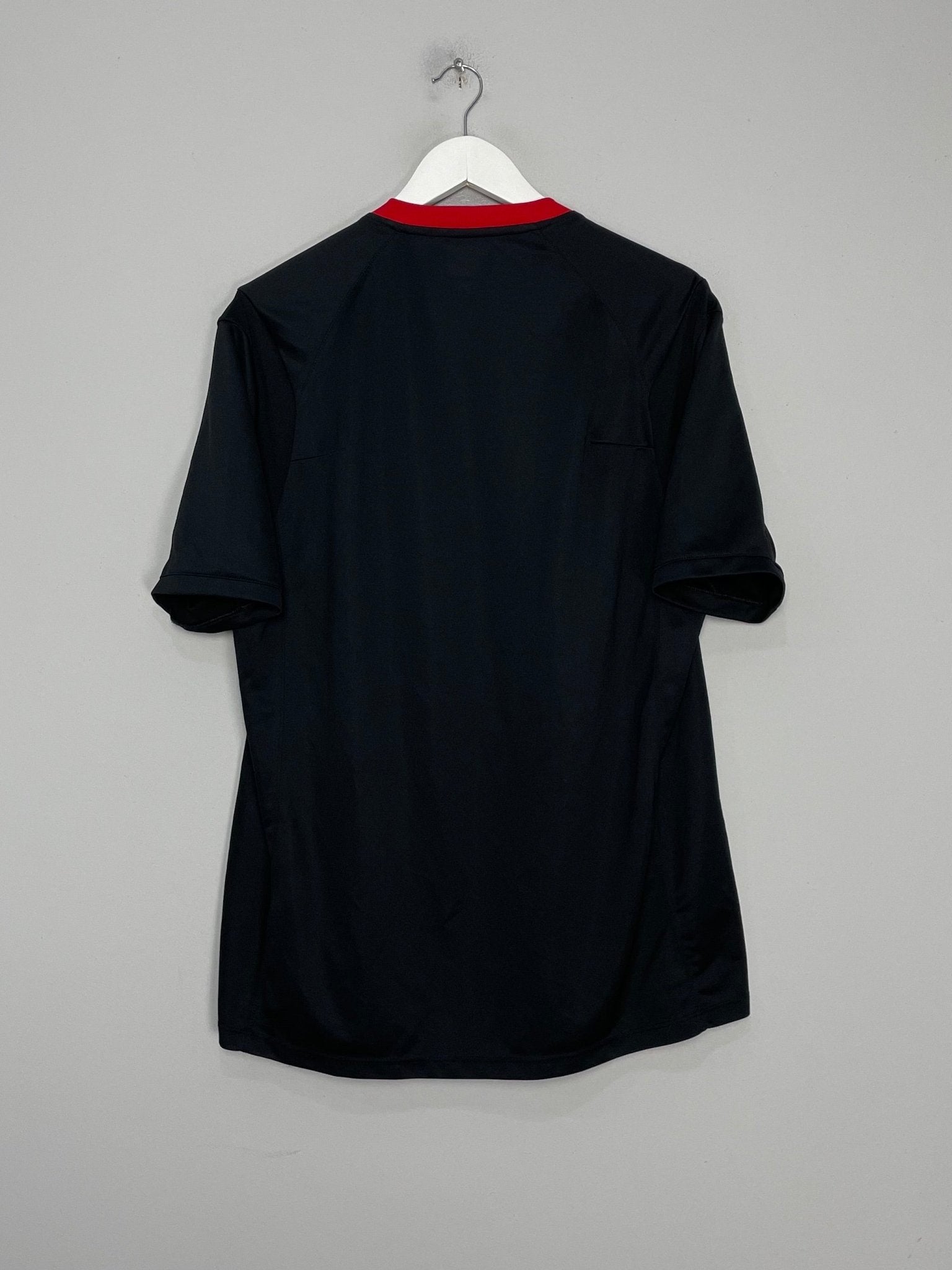 Shop 2010 ENGLAND TRAINING SHIRT (XL) UMBRO, classic football shirts, vintage football shirts & retro soccer jerseys at Cult Kits