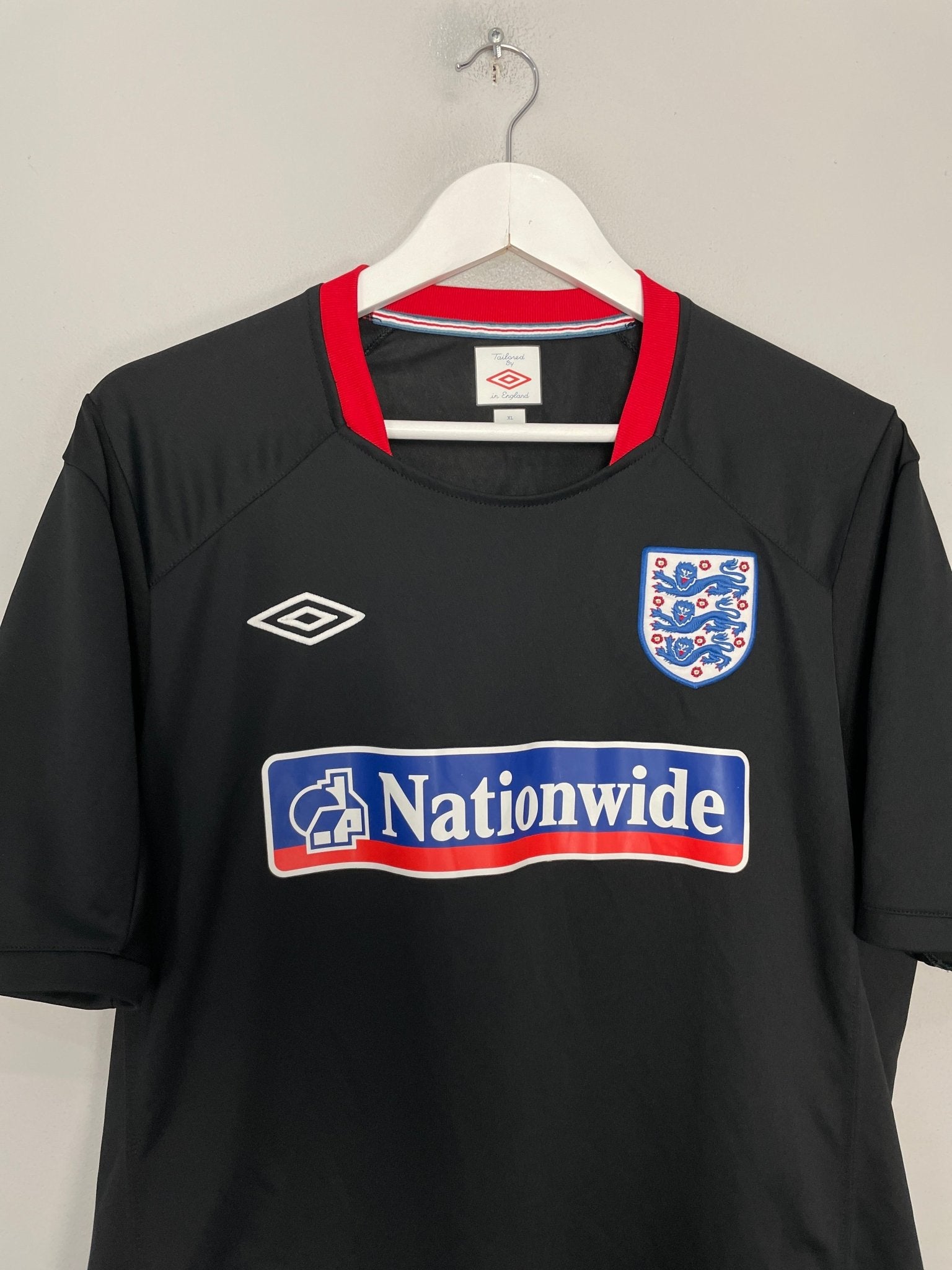 Shop 2010 ENGLAND TRAINING SHIRT (XL) UMBRO, classic football shirts, vintage football shirts & retro soccer jerseys at Cult Kits
