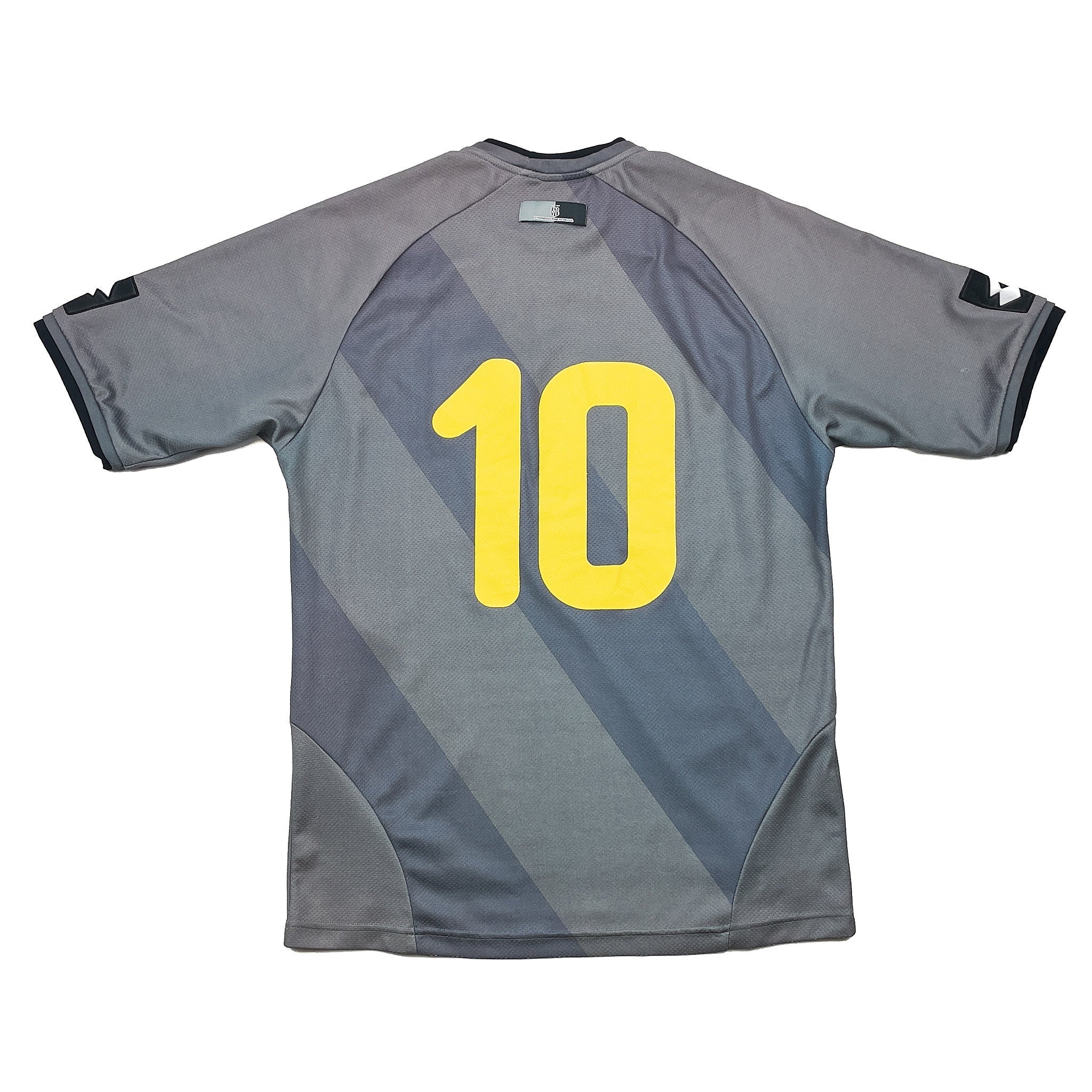 Buy 2010 Ponte Preta 10 Home Shirt (M) Lotto ~ Free worldwide shipping available ~ Authentic Vintage Football Shirts from Cult Kits