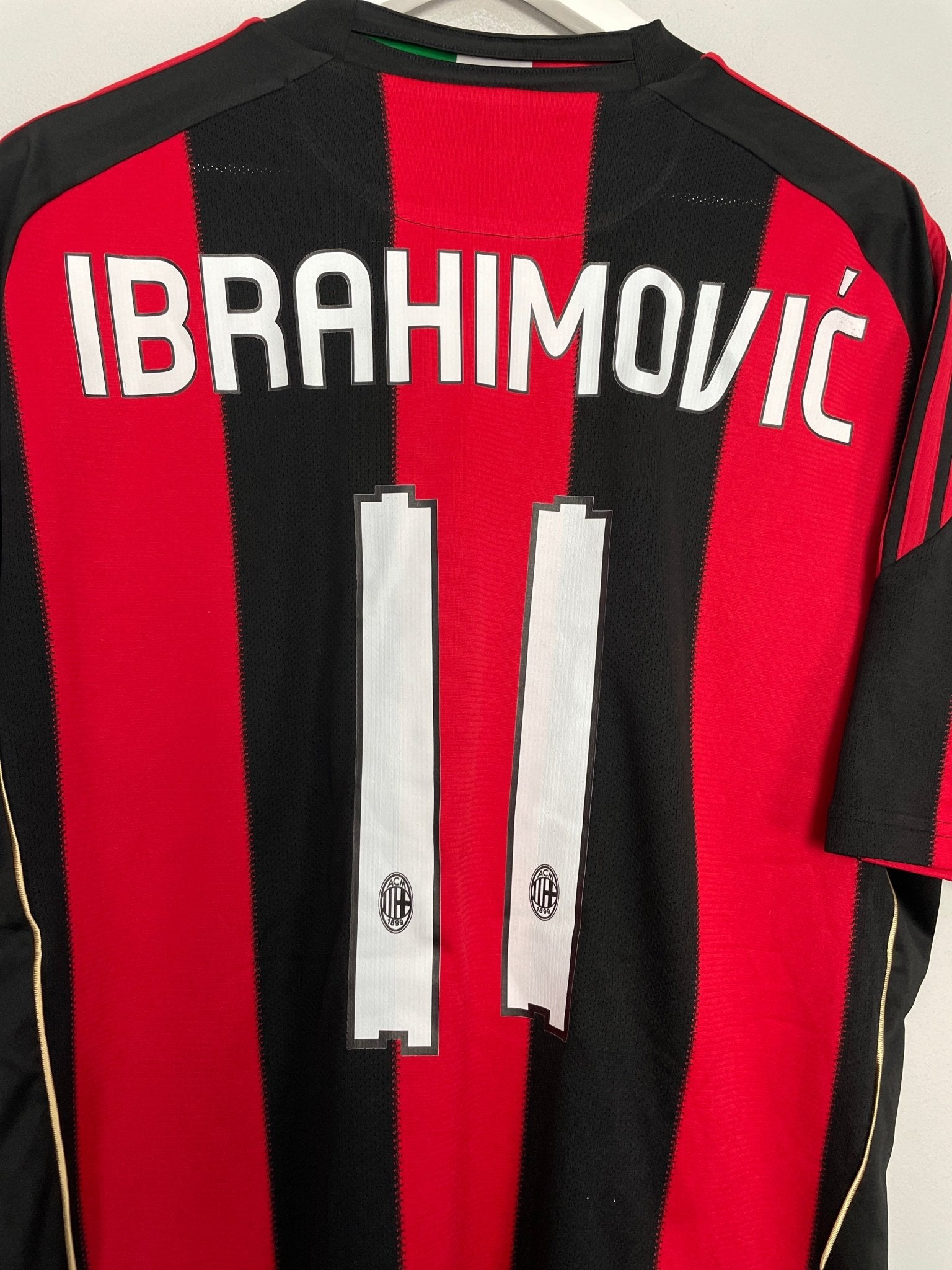 Shop 2010/11 AC MILAN IBRAHIMOVIC #11 HOME SHIRT (XL) ADIDAS, classic football shirts, vintage football shirts & retro soccer jerseys at Cult Kits