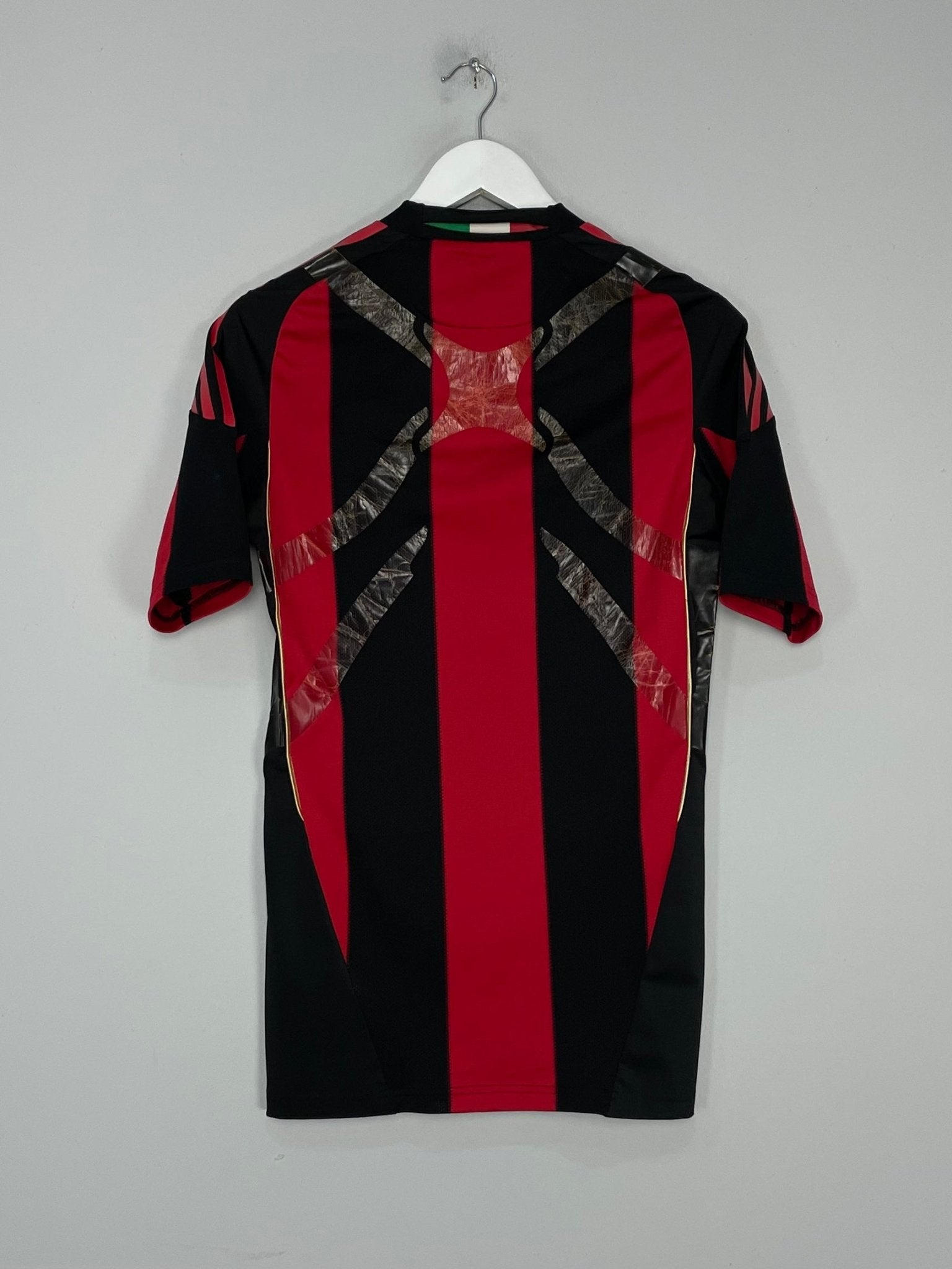 Shop 2010/11 AC MILAN *PLAYER ISSUE* HOME SHIRT (M) ADIDAS, classic football shirts, vintage football shirts & retro soccer jerseys at Cult Kits